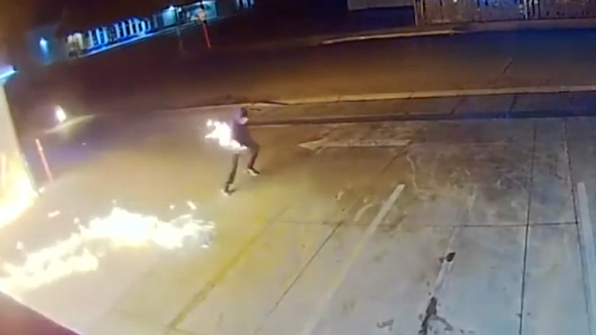 Видео самого глупого ночного поджога