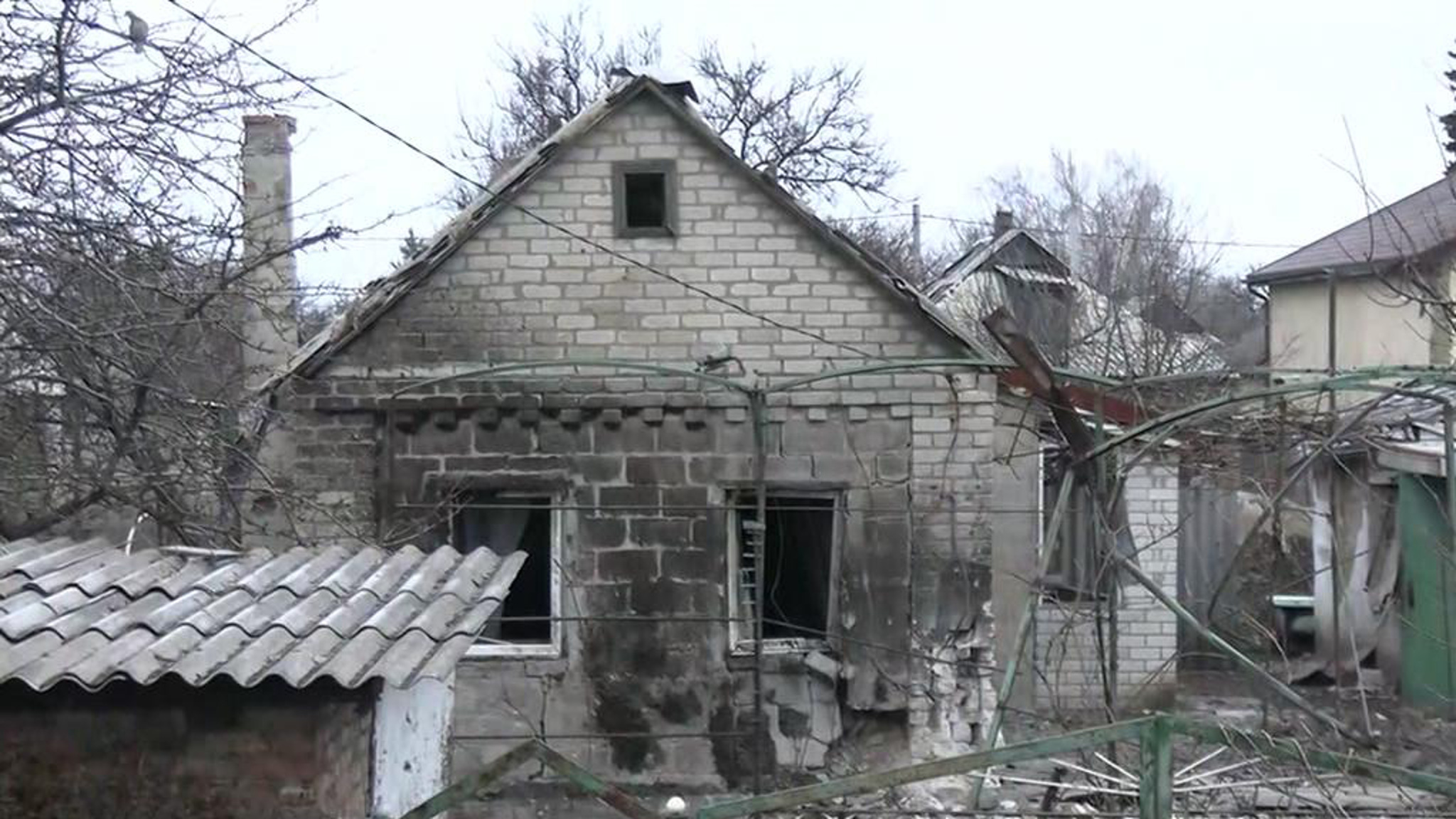 В результате варварской атаки ВСУ в Донецке снесена целая улица