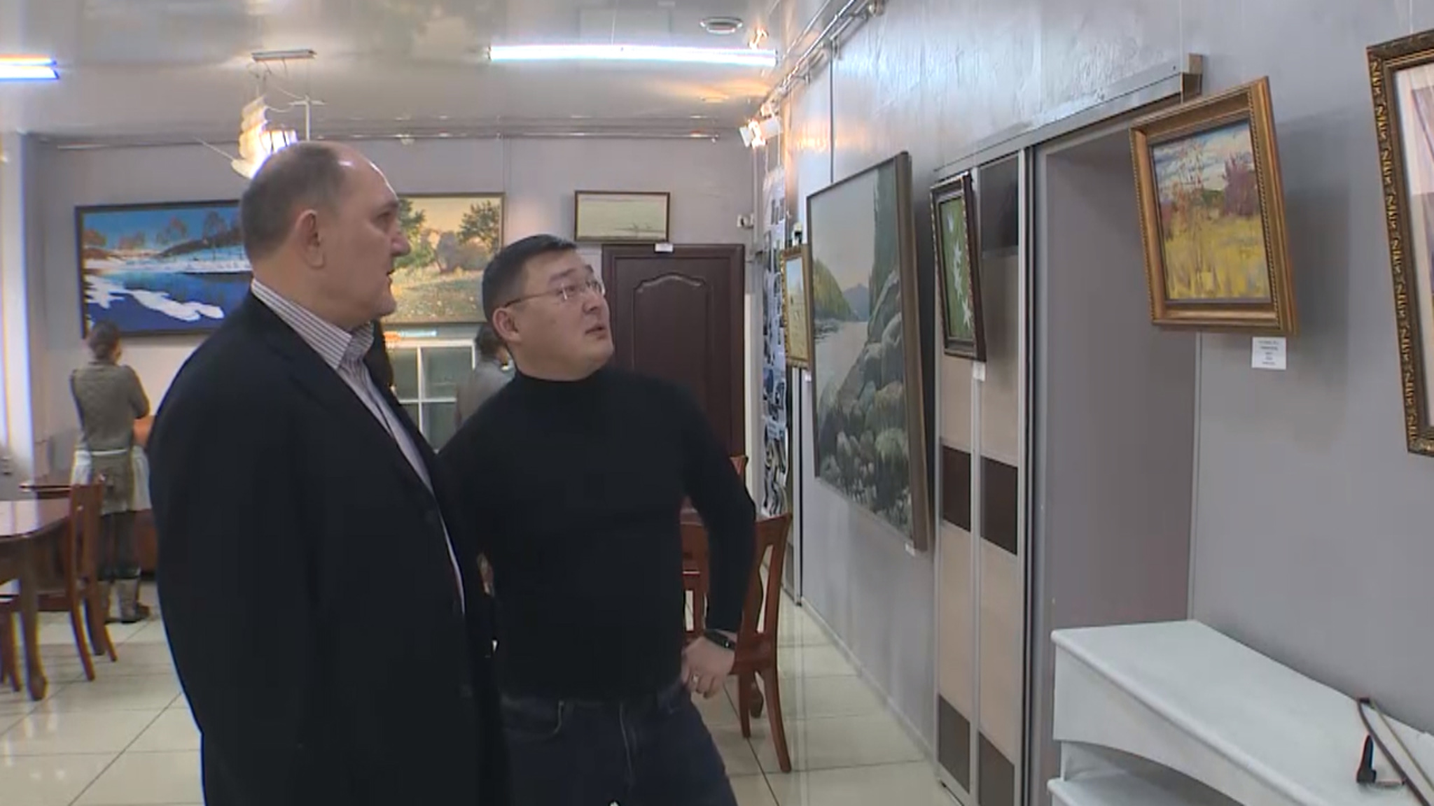В Чите работает выставка Михаила Насонова "Мои дороги"