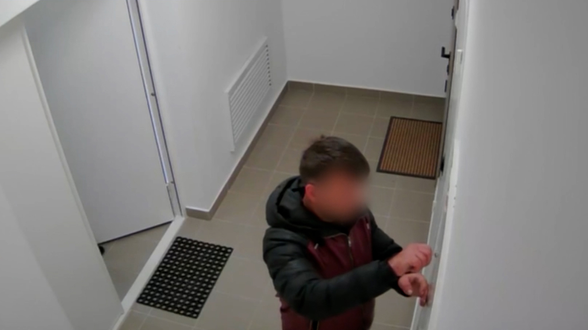 Шайка воров похищала из домов пожарные рукава