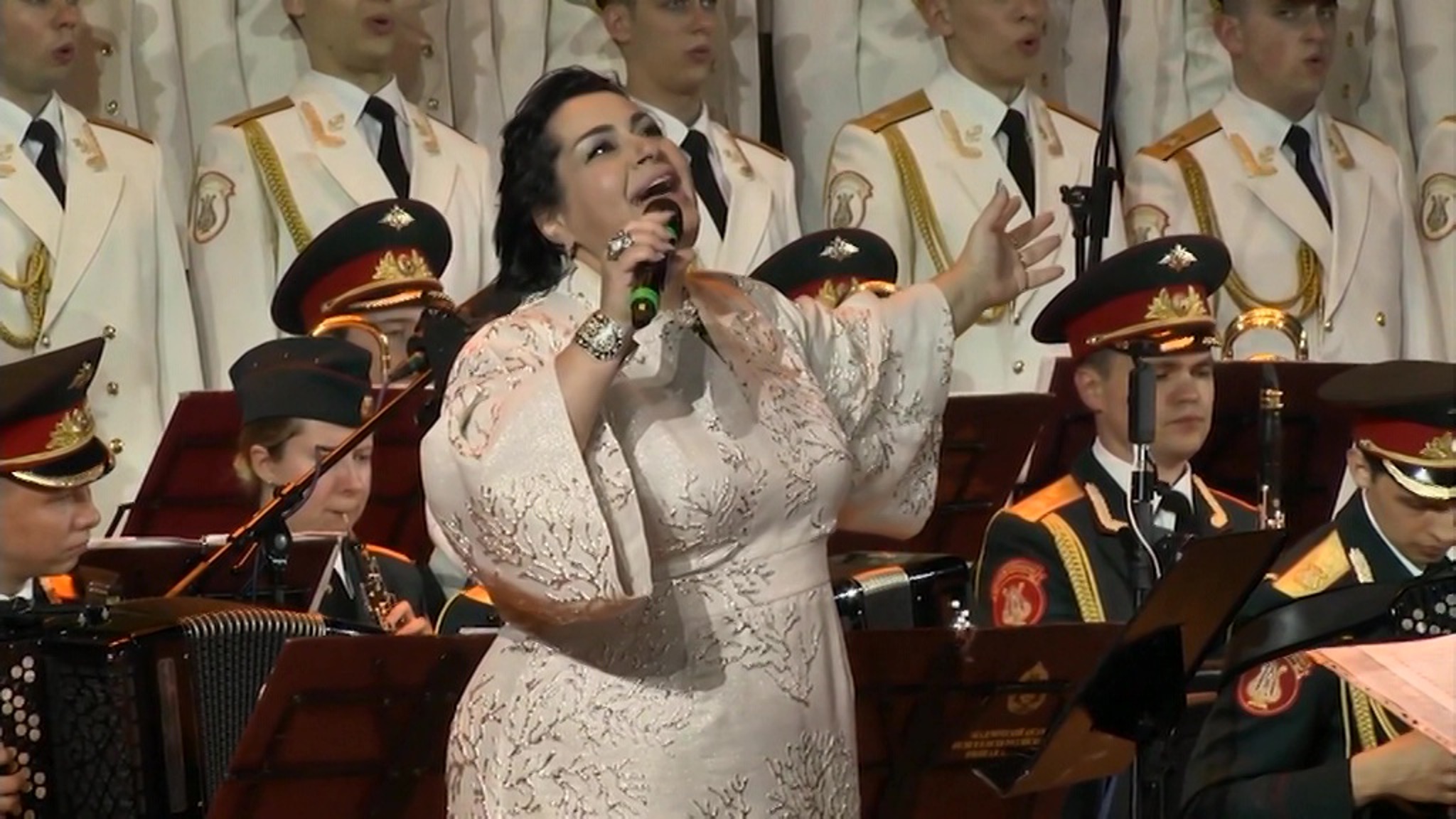 Они поют за Родину