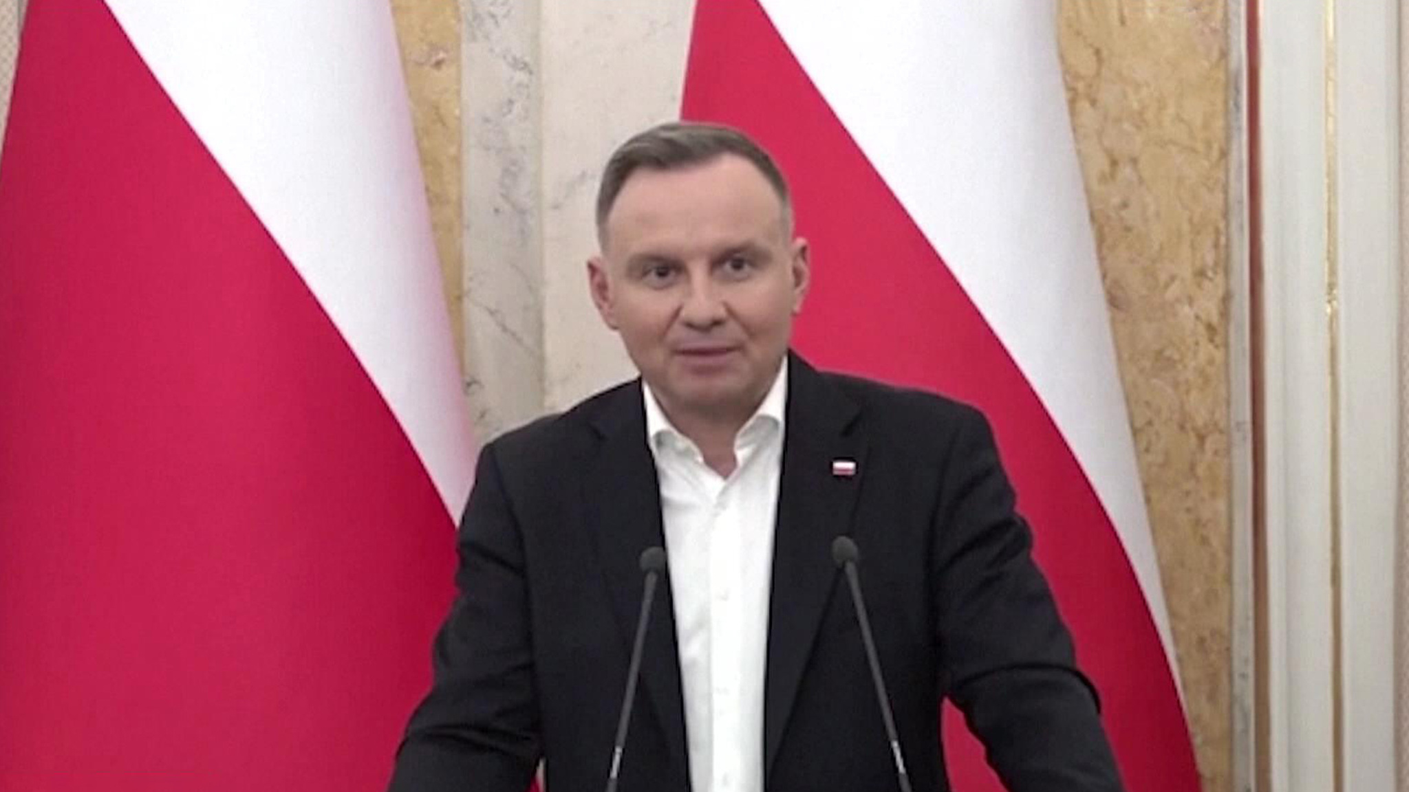 Закон "о влиянии России" может привести Польшу к гражданской войне
