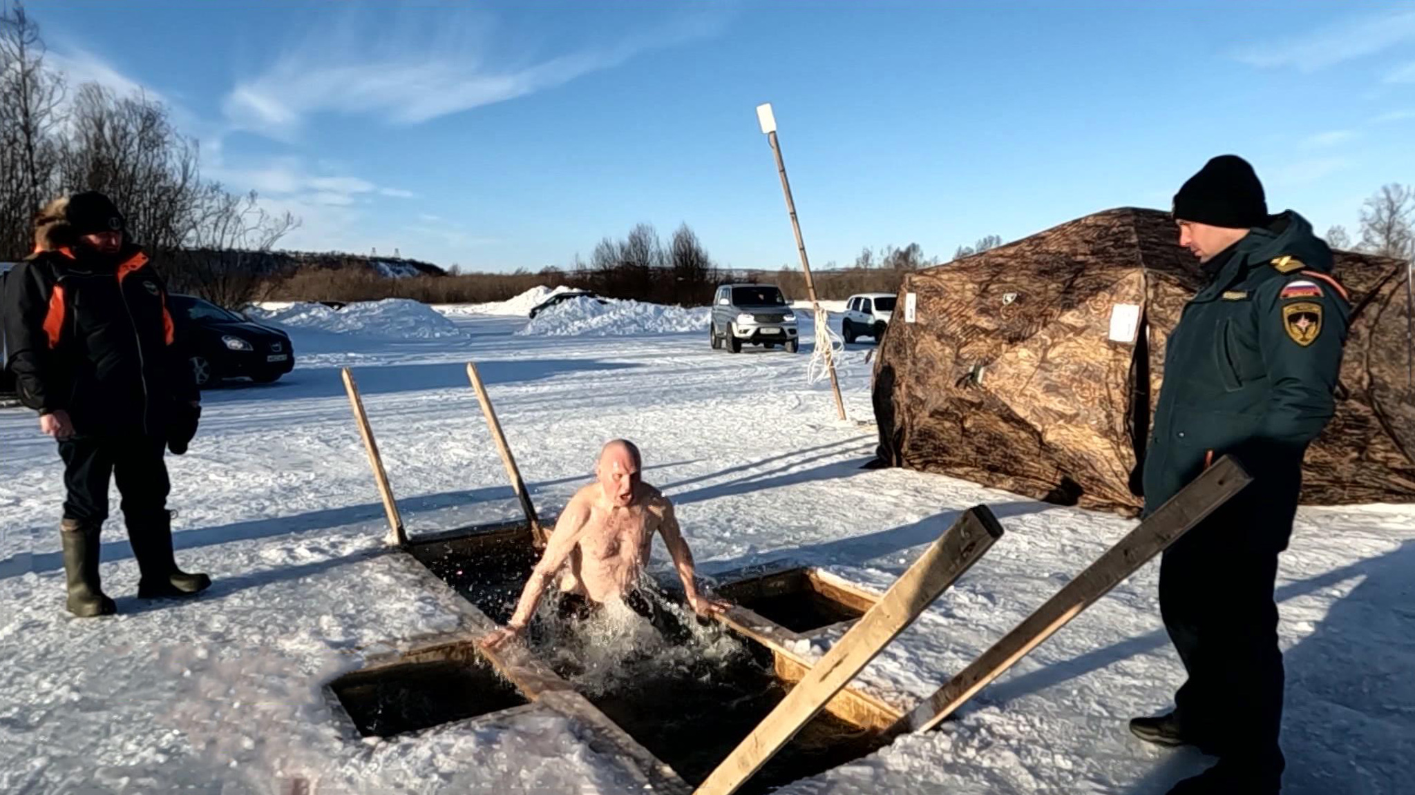 Святой воды и места в иорданях хватит всем желающим на Урале и Колыме