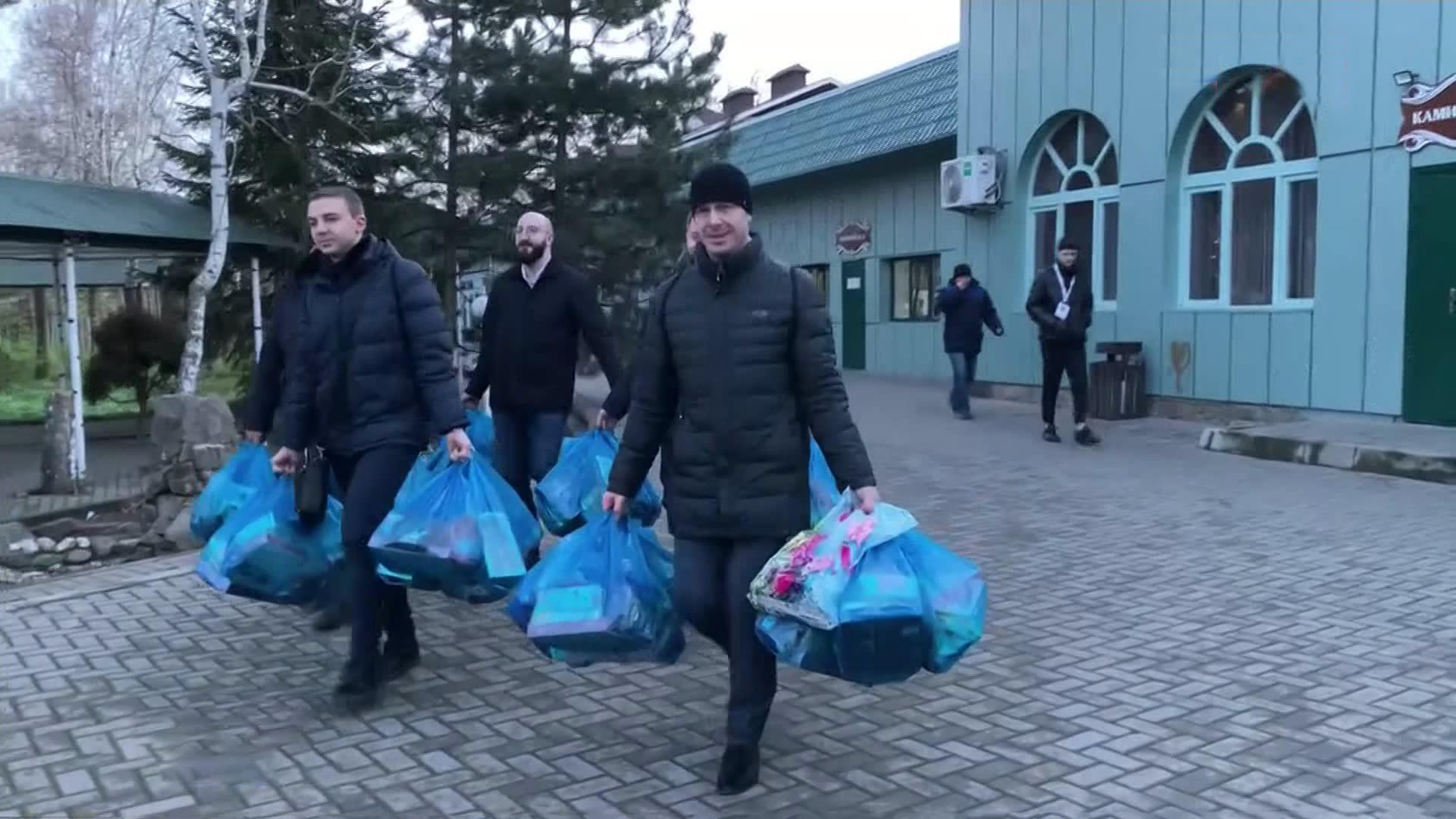 "Лидеры возрождения" не забывают о земляках