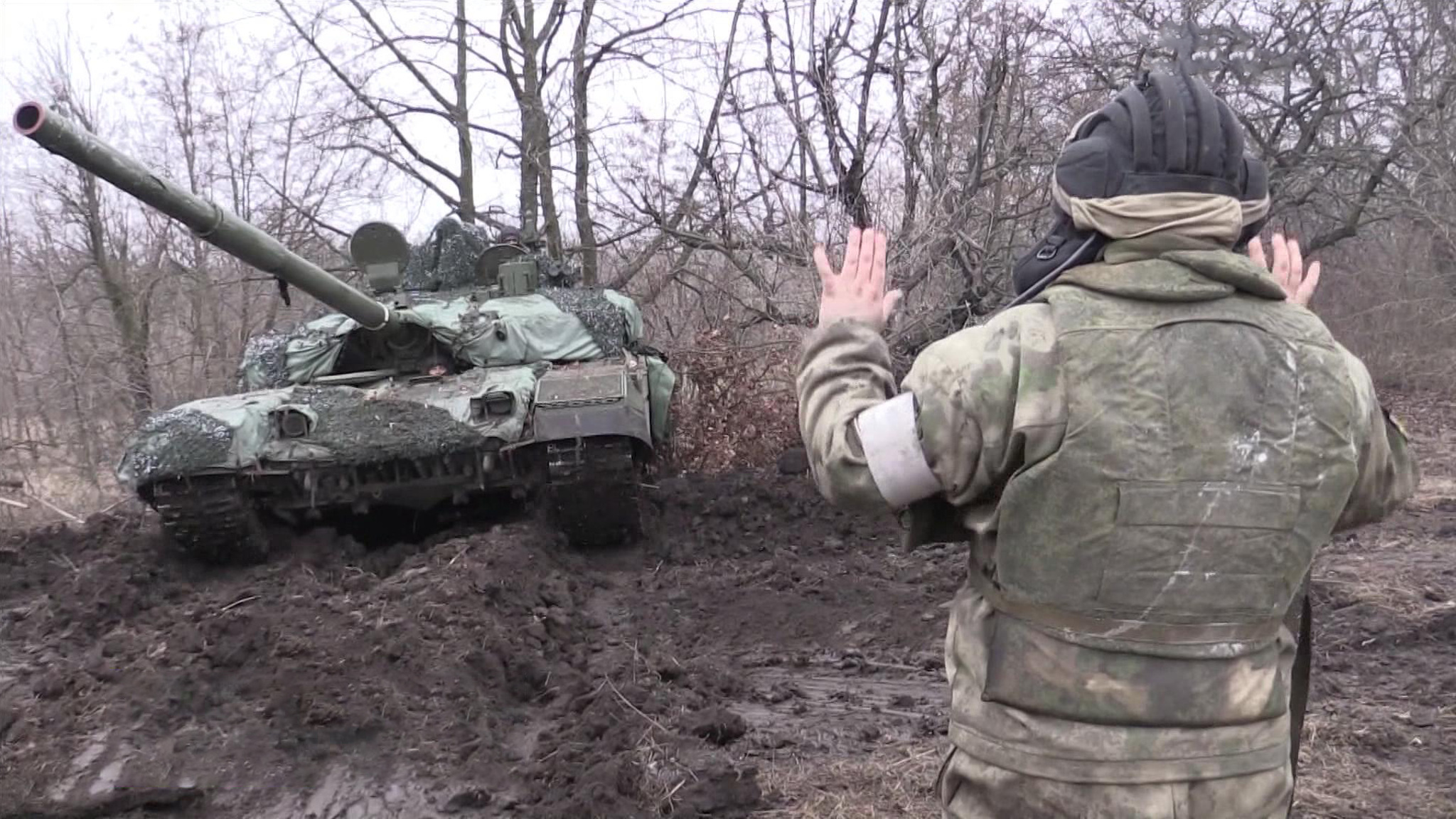 Наши военные отодвигают неонацистов подальше от Донбасса