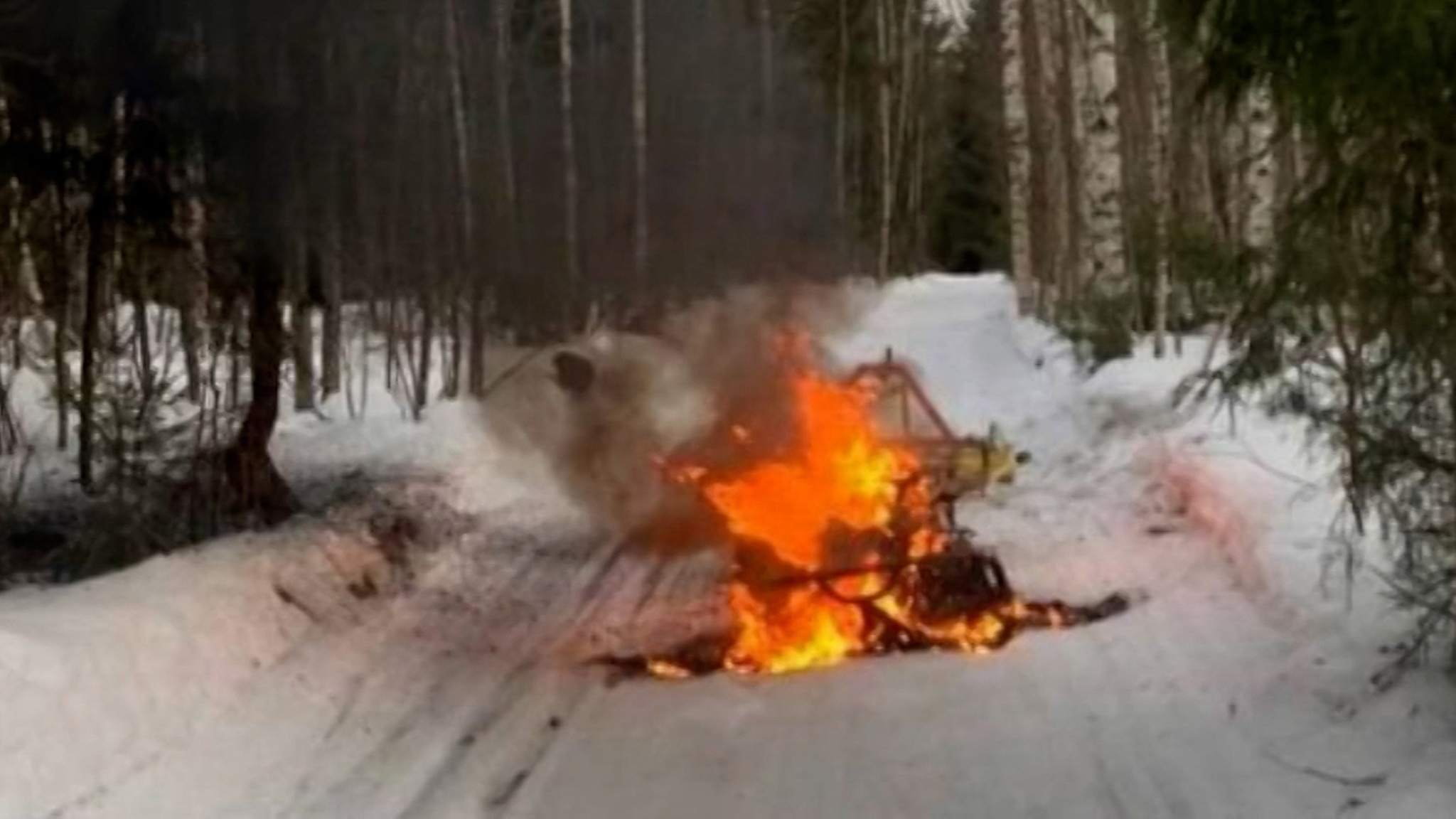 В Подмосковье во время подготовки трассы для лыжников взорвался снегоход