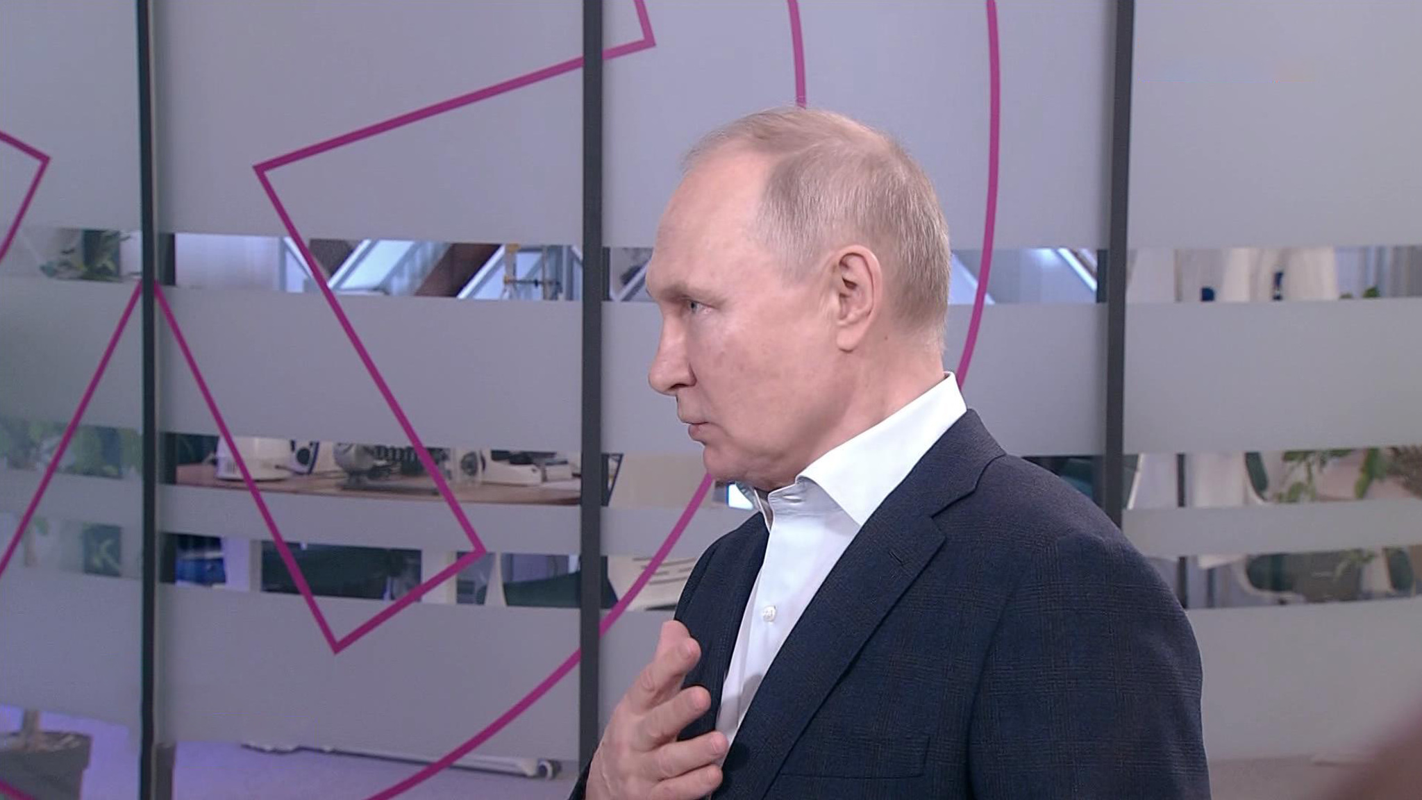 Путин обсудил со студентами вопросы, которые касаются всех