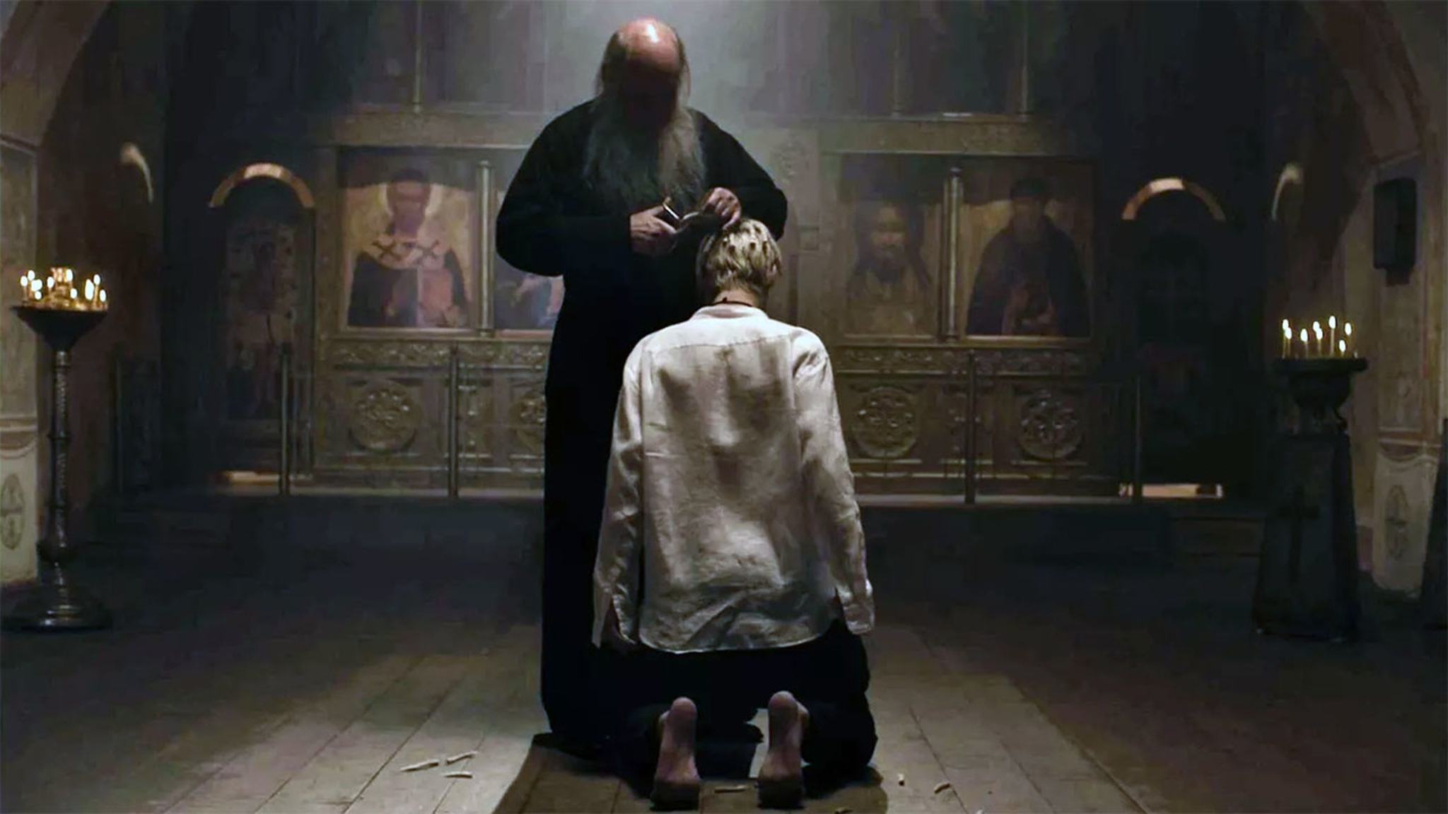 Певец SHAMAN отрезал свои дреды в новом клипе