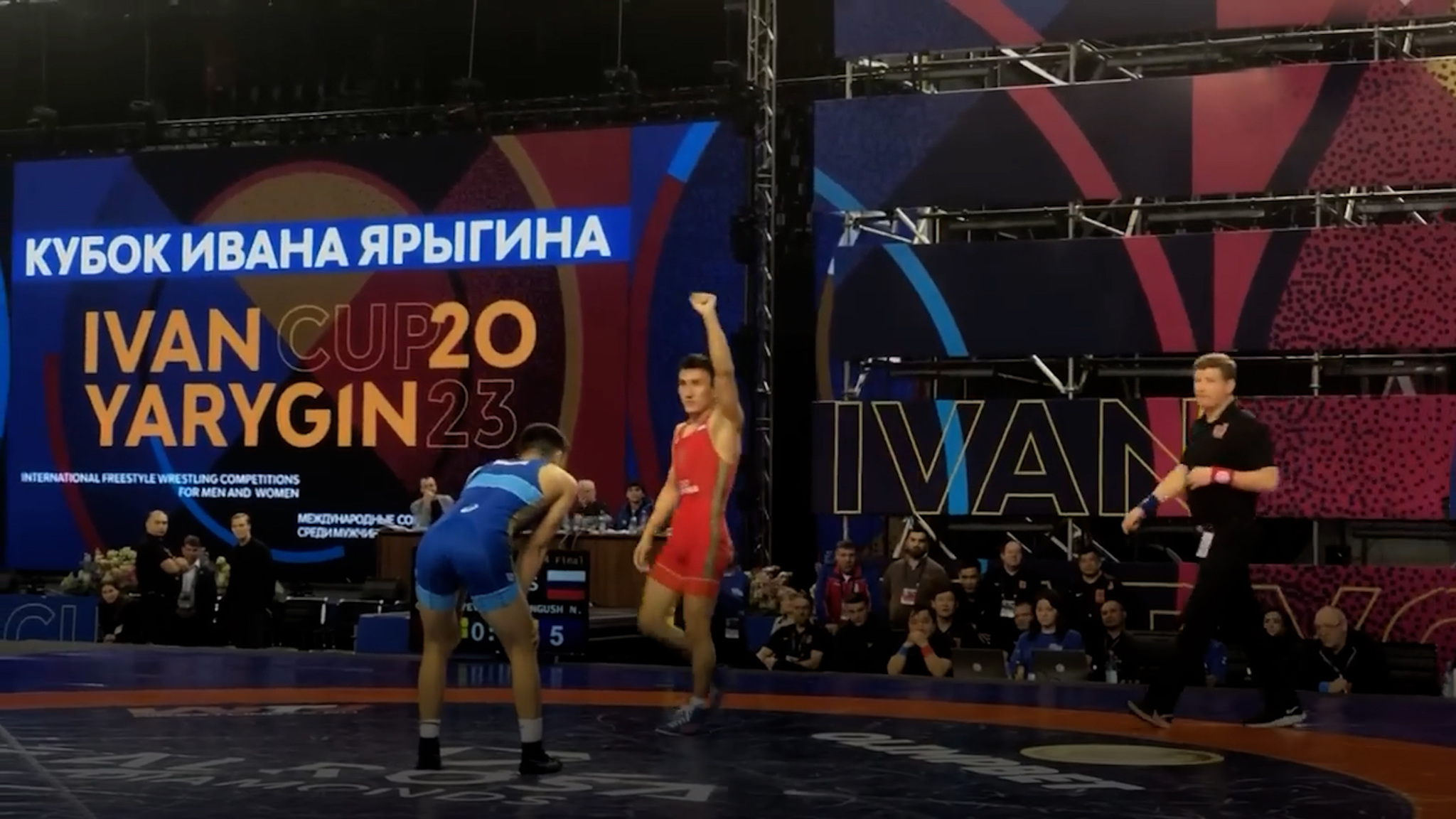 Смотрим спорт. Регби в снегу, буера на льду