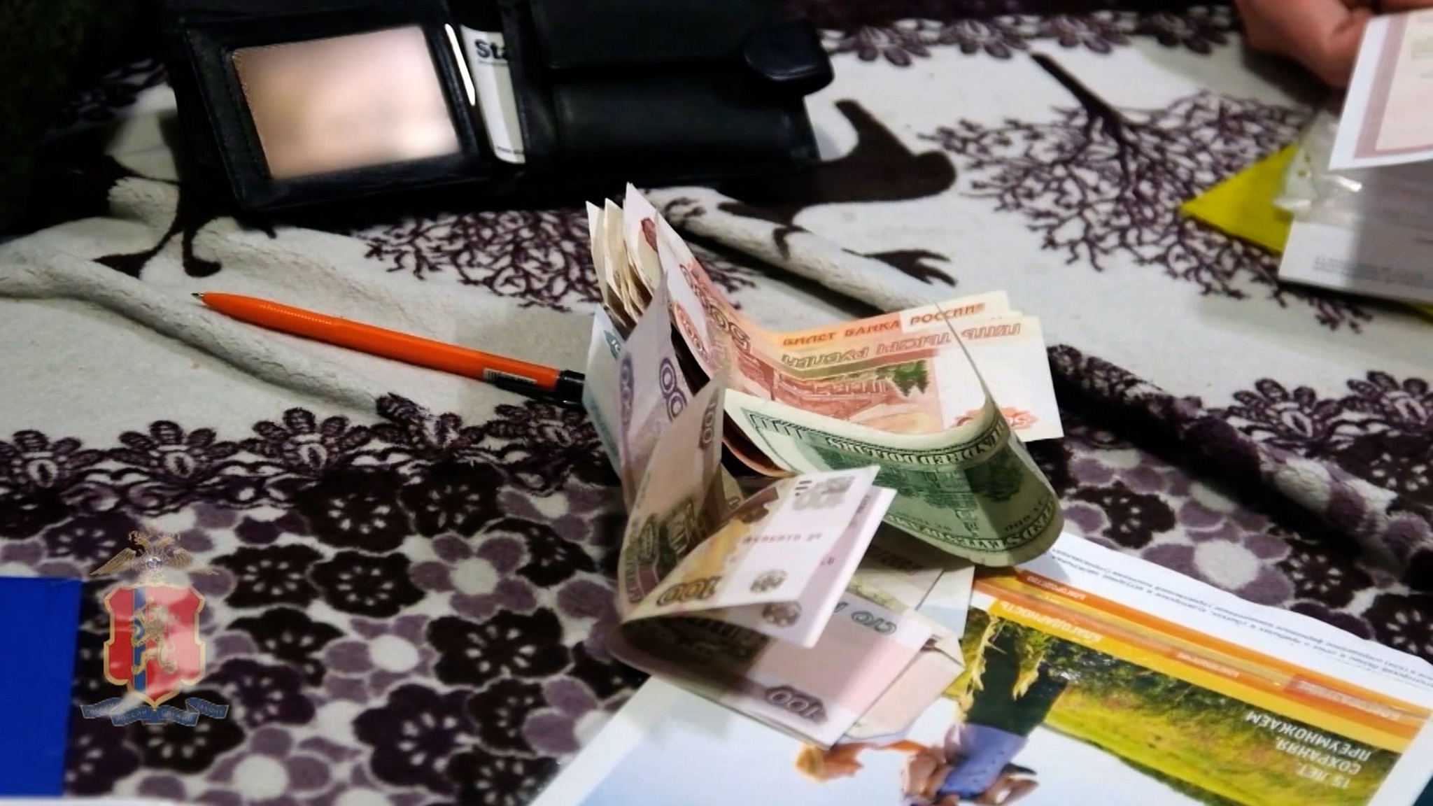 Взятка по бревнышку – чиновнику особняк