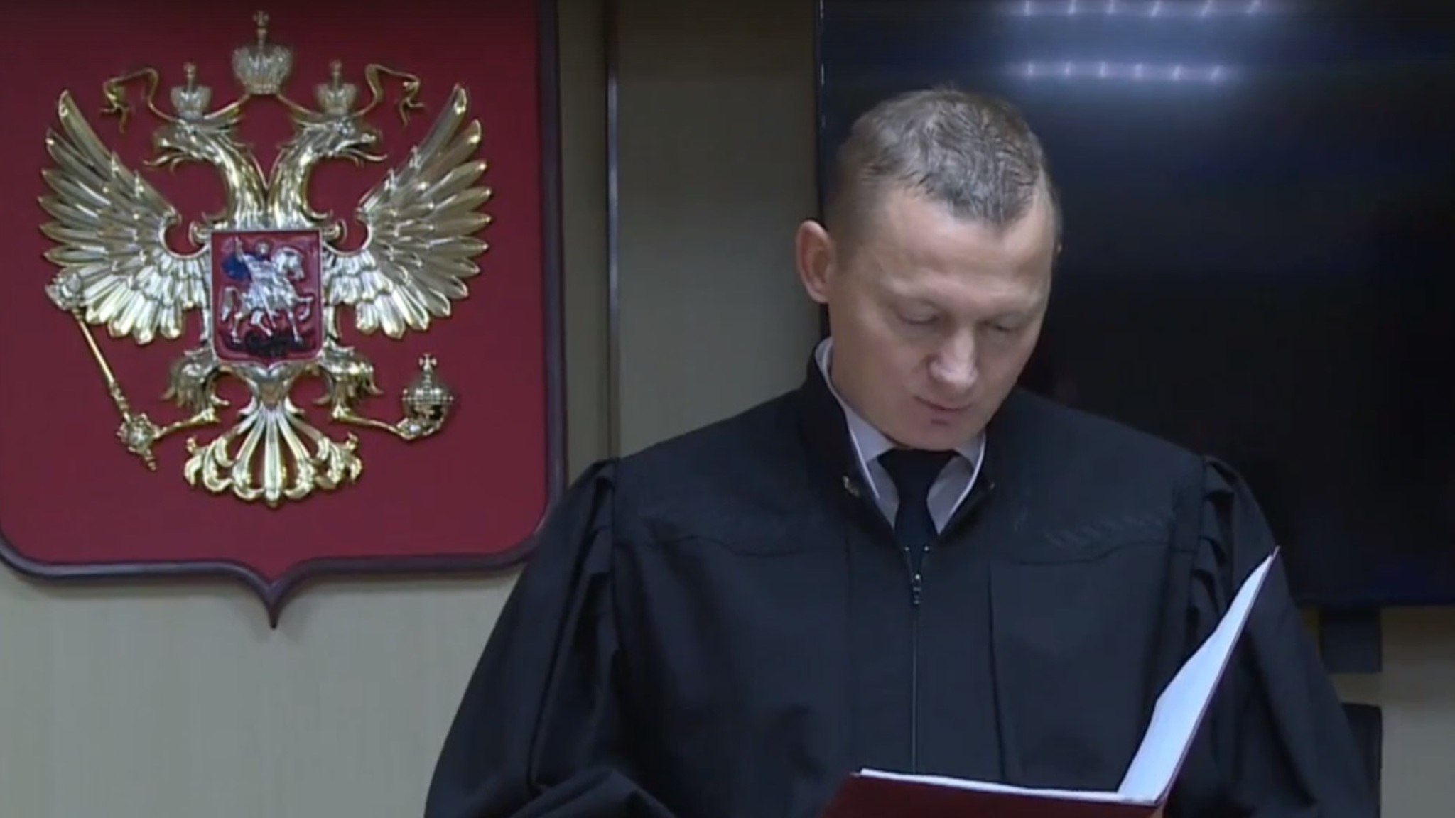 Сбивший насмерть дорожных рабочих экс-следователь тюменского СК приговорен к 9 годам колонии