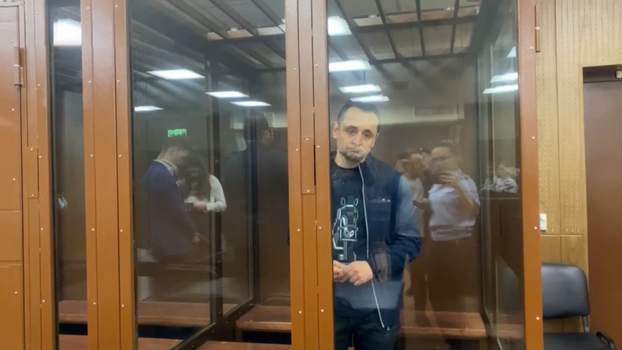 Как "Новый век" шантажировал коммерсантов