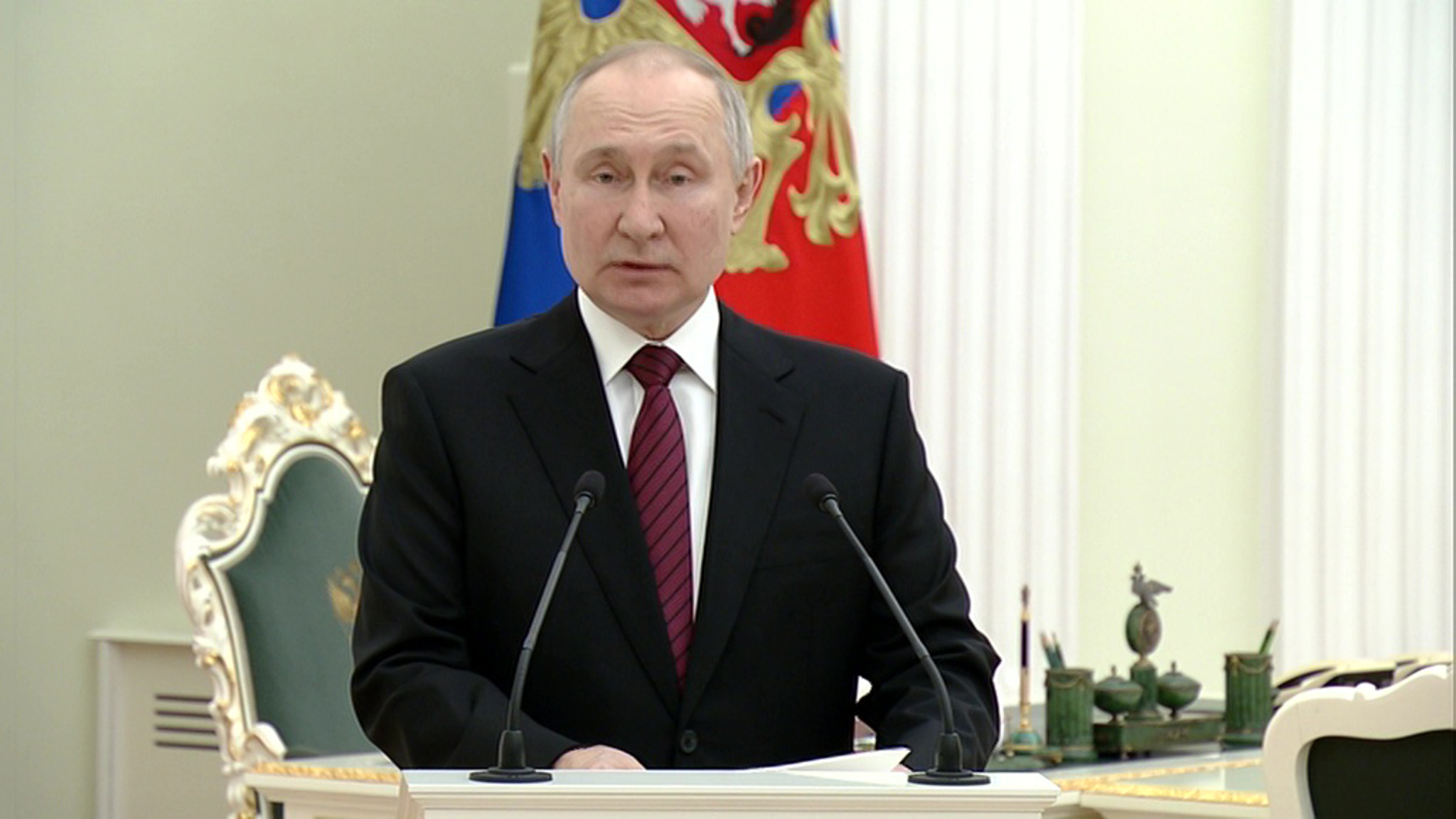 Путин пожелал молодым ученым действовать дерзко и нестандартно