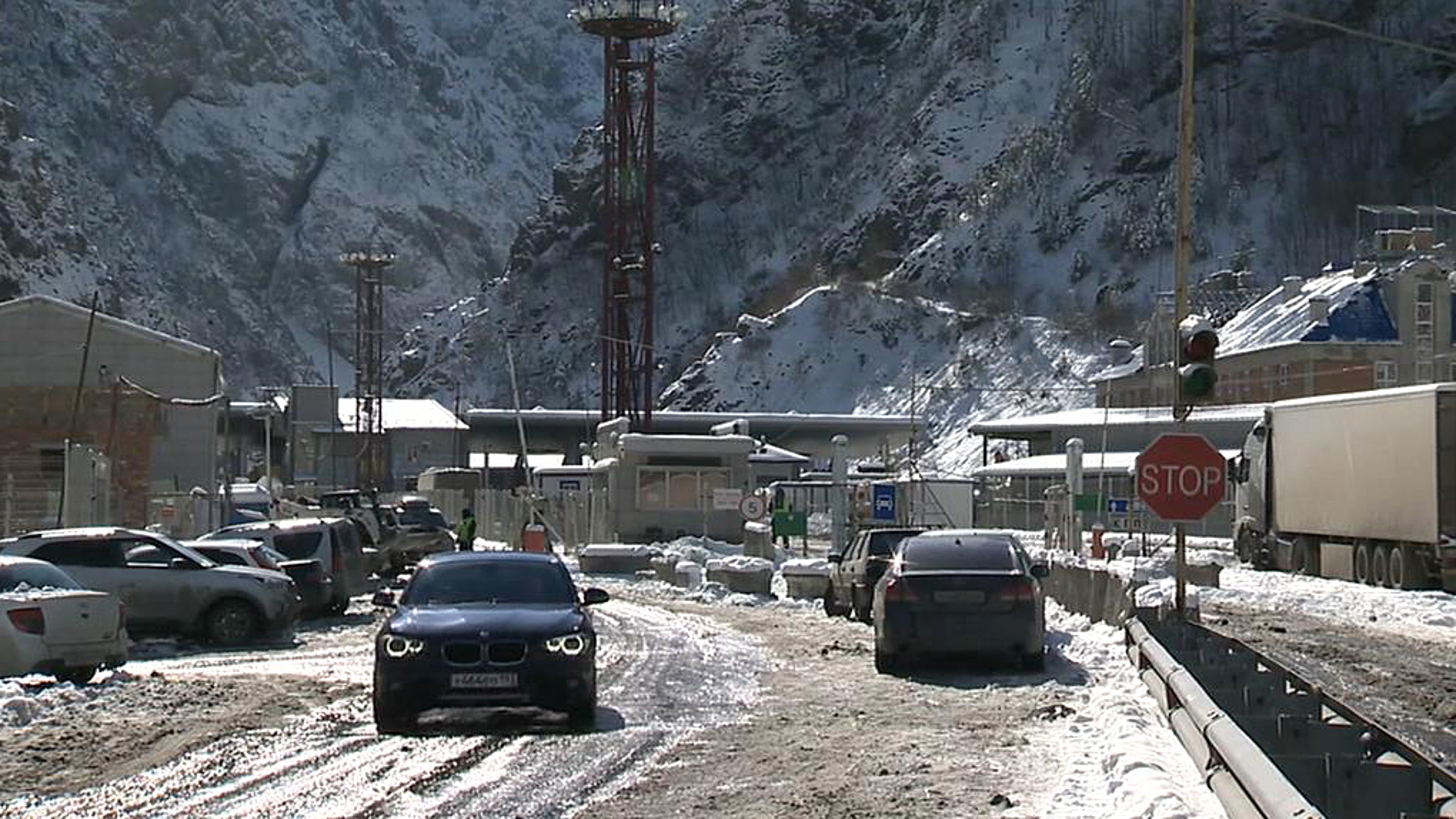 На Кавказе временно закрыли для фур Военно-Грузинскую дорогу