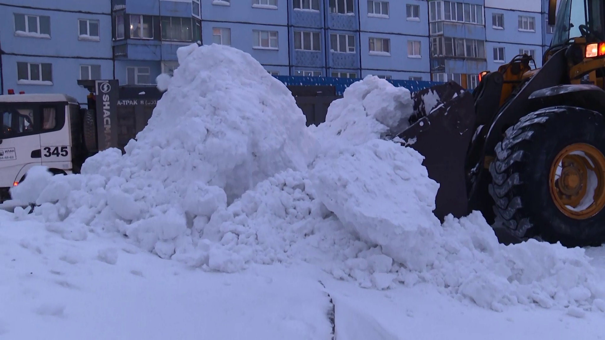 Норильск преодолевает последствия снегопада
