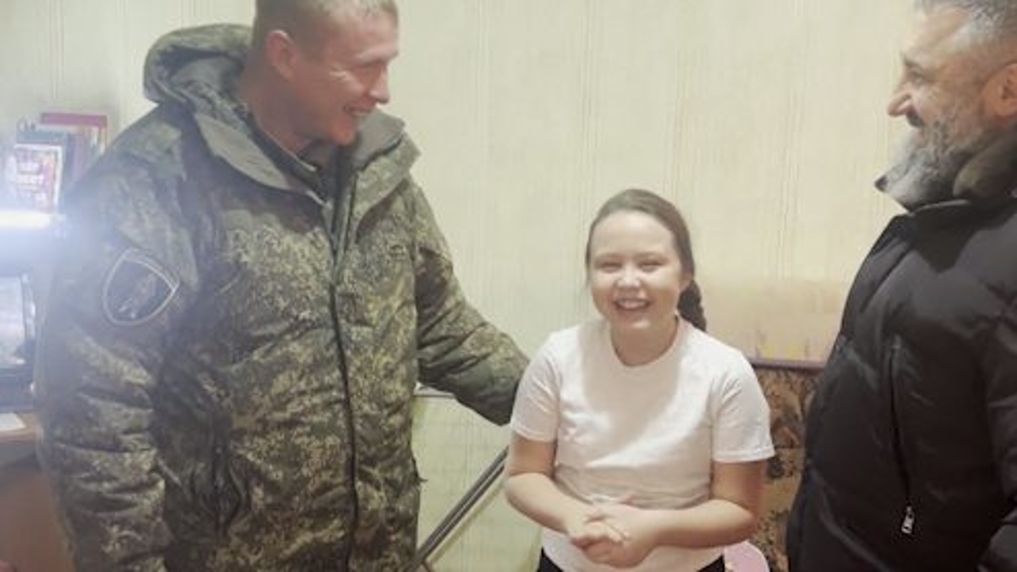 Девочка из Энгельса копила карманные деньги, чтобы купить подарки на фронт