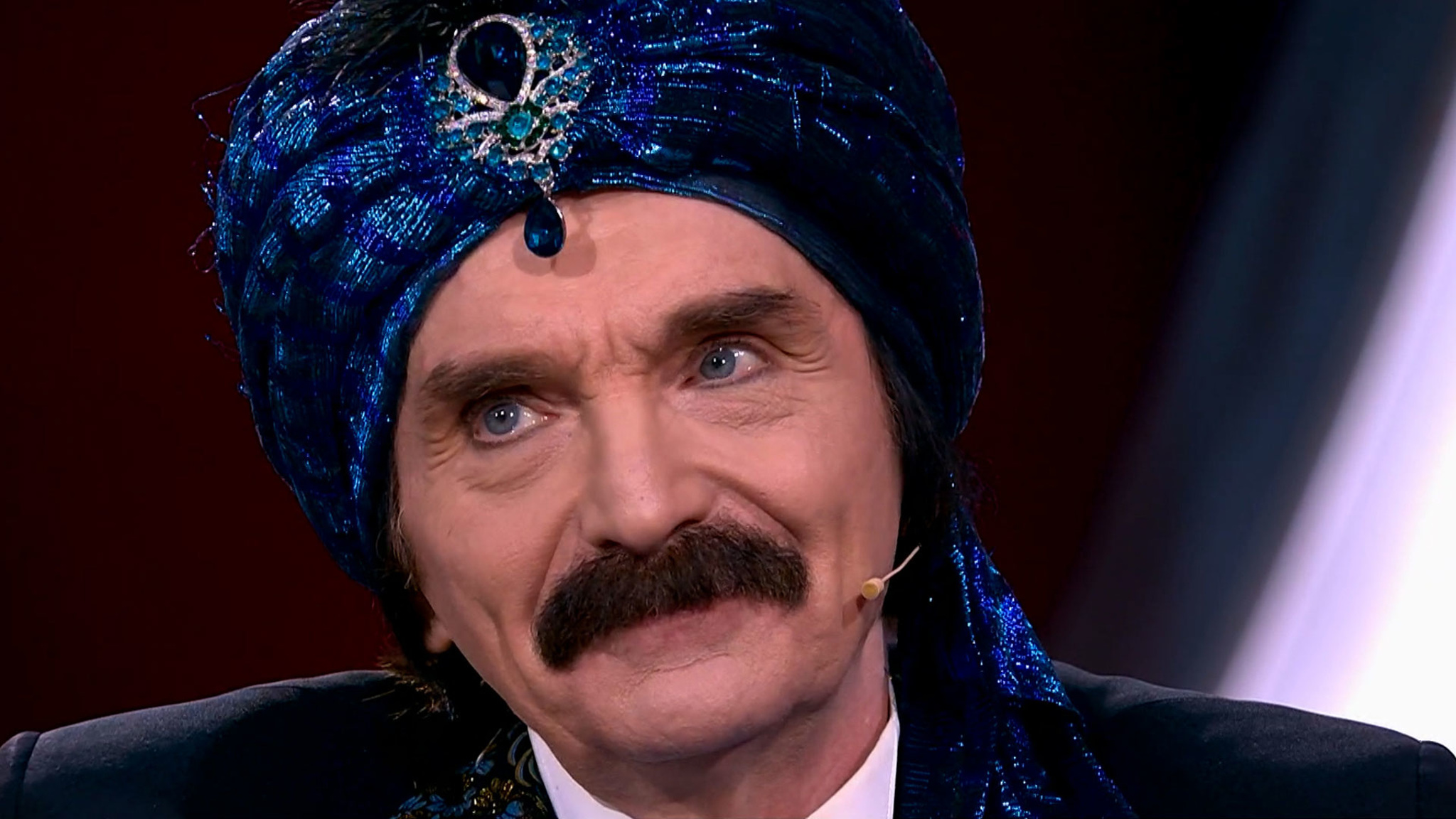 "Источник вдохновения на реконструкции". Почему Амаяк Акопян исчез с экранов 