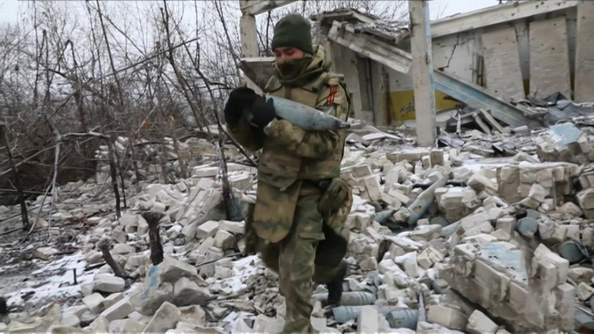 В ДНР нашли оружейные схроны украинских боевиков