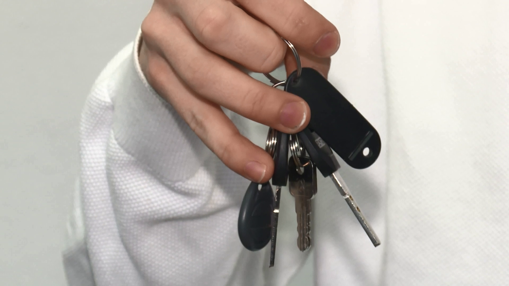 В Красноярском крае почти десять тысяч сирот томятся в ожидании квартир