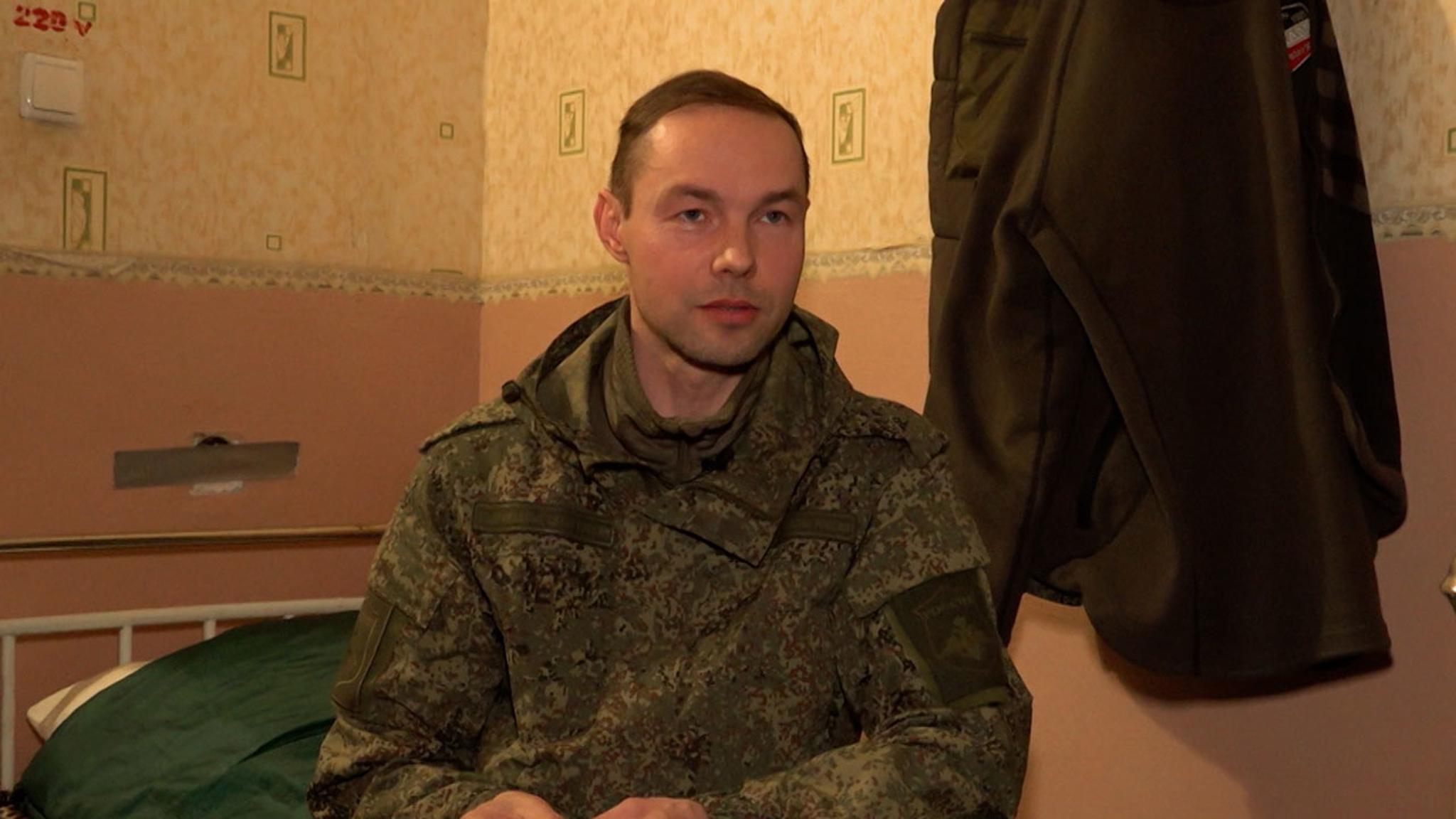 Актер "Современника" Евгений Павлов рассказал о гастролях в зоне СВО