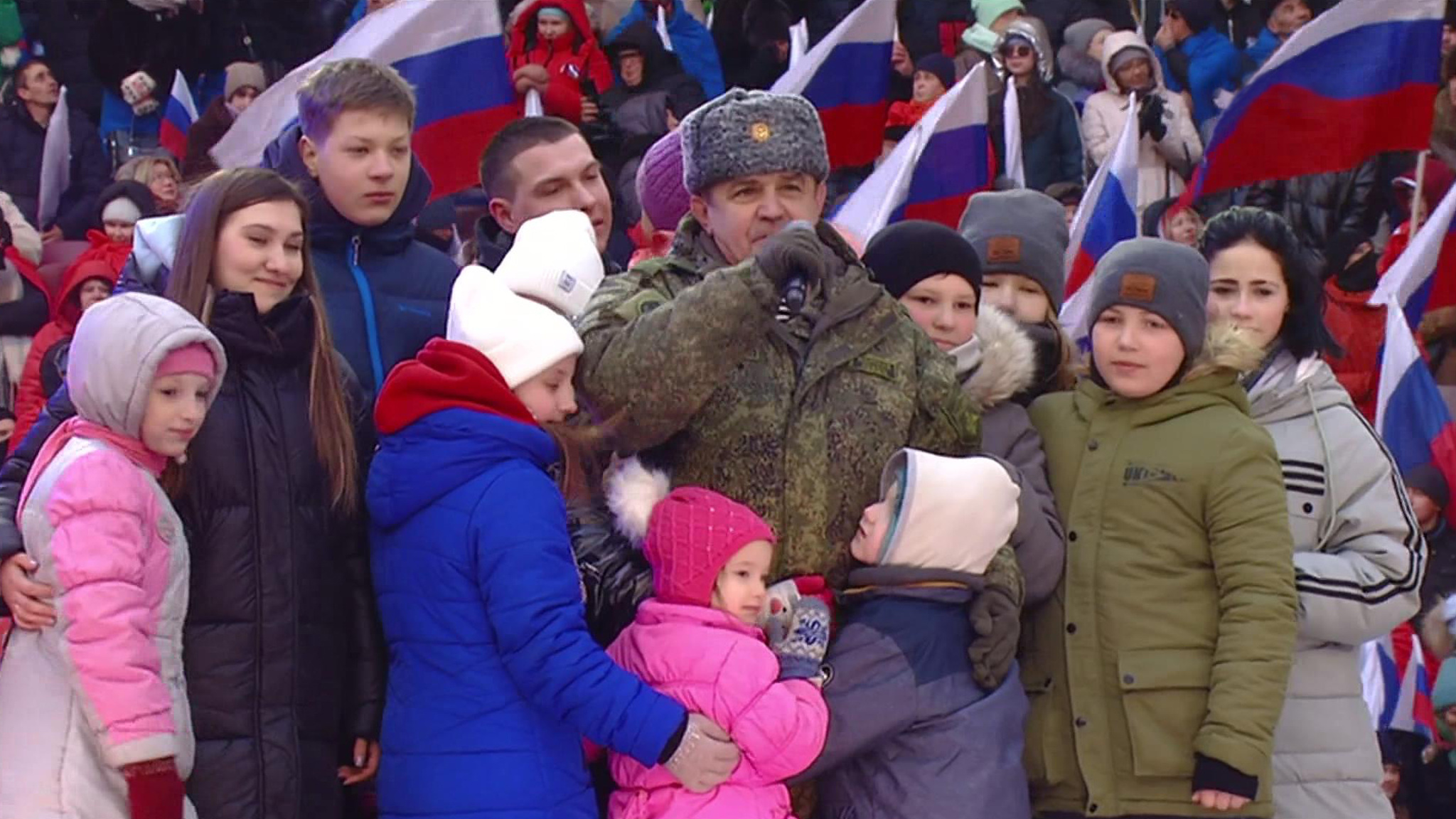 Дети из Мариуполя поблагодарили "Ангела" за спасение