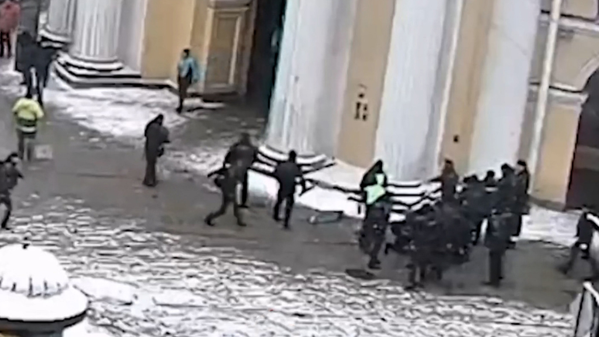 Раненного в центре Петербурга сотрудника ОМОНа представят к награде