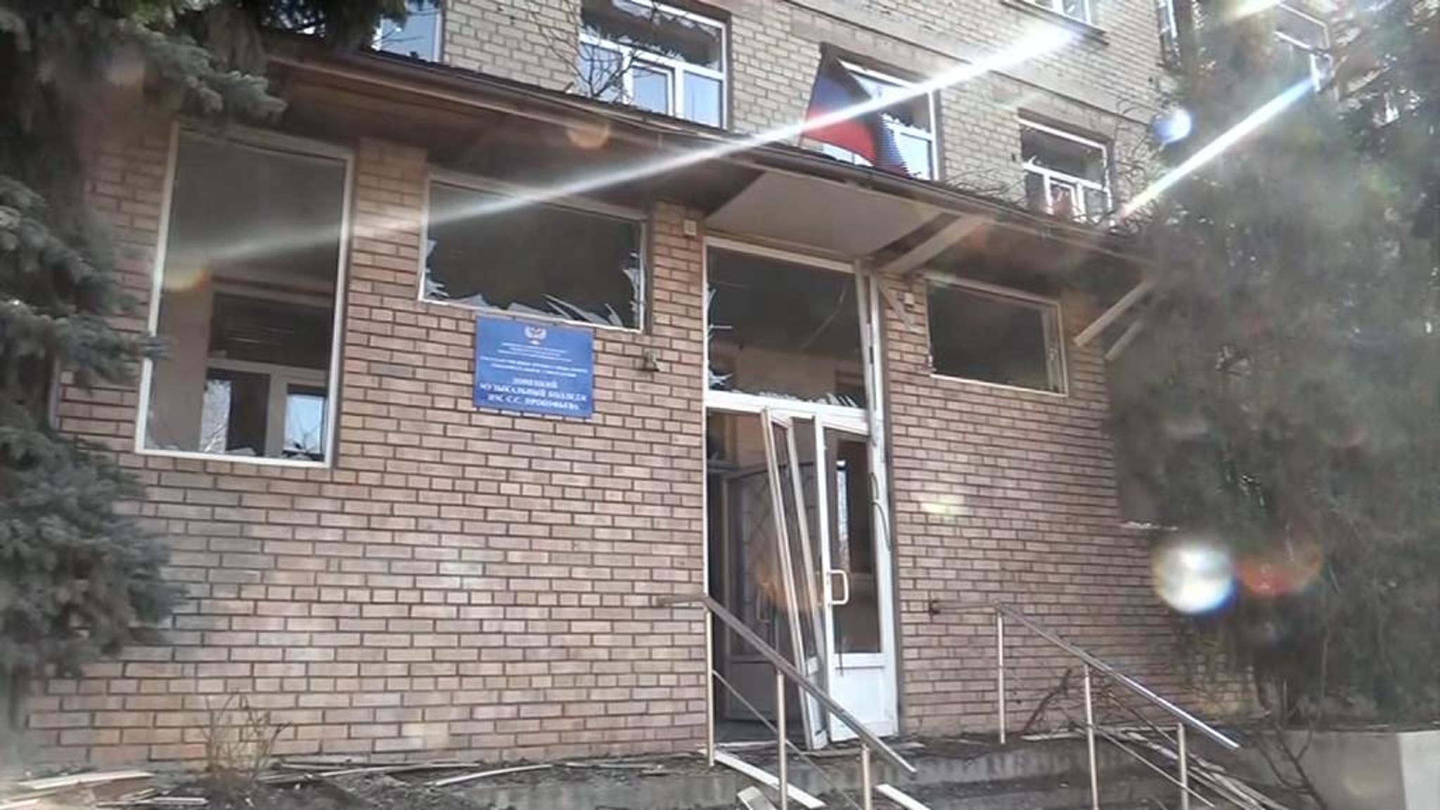 Почти 120 ракет и снарядов выпустили ВСУ по городам ДНР