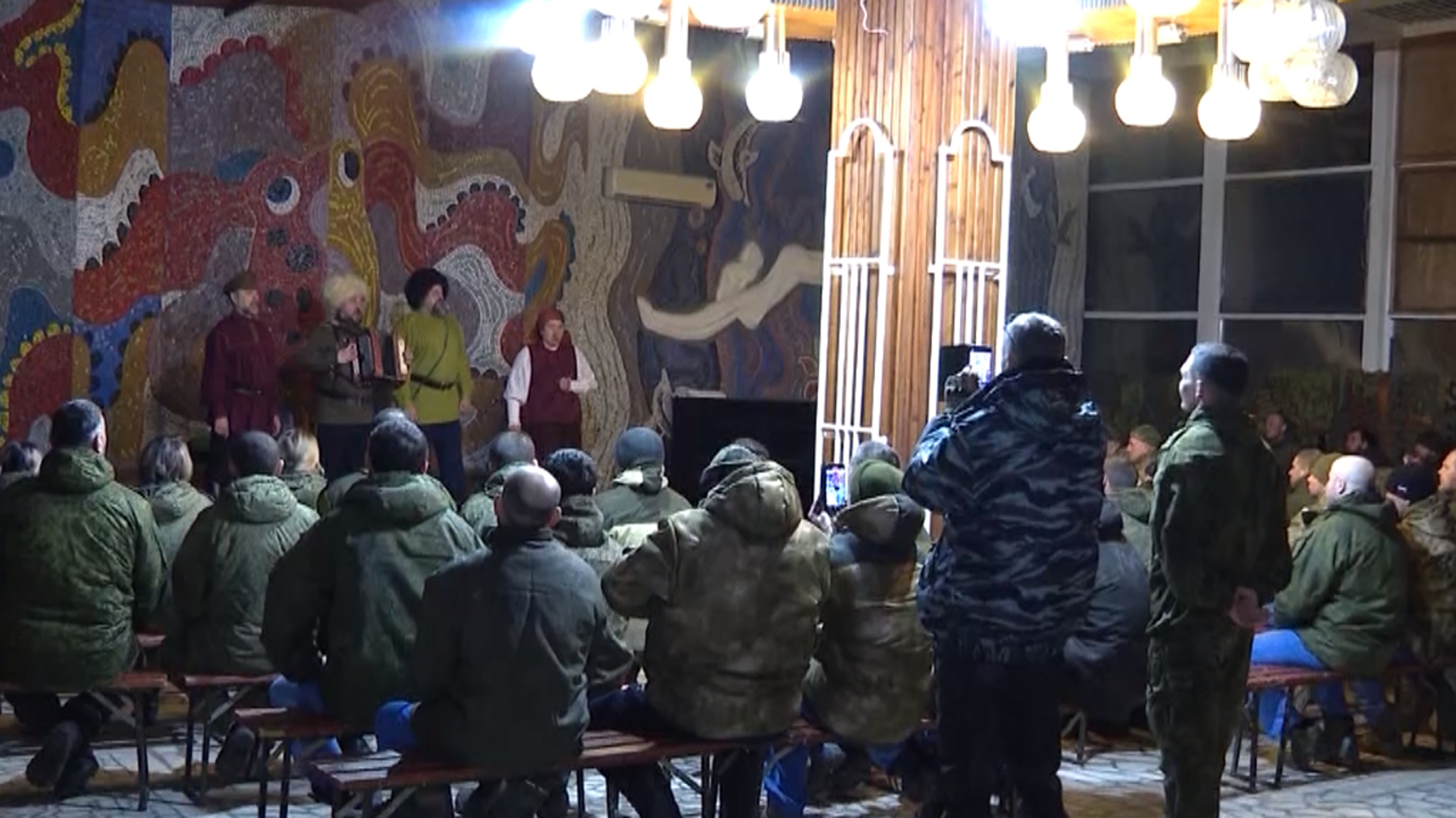 Александр Осипов поздравил бойцов на передовой с Днем защитника Отечества