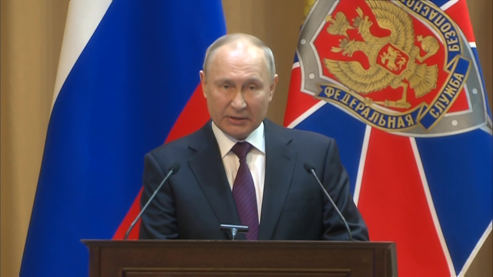 Путин перечислил приоритеты работы ФСБ