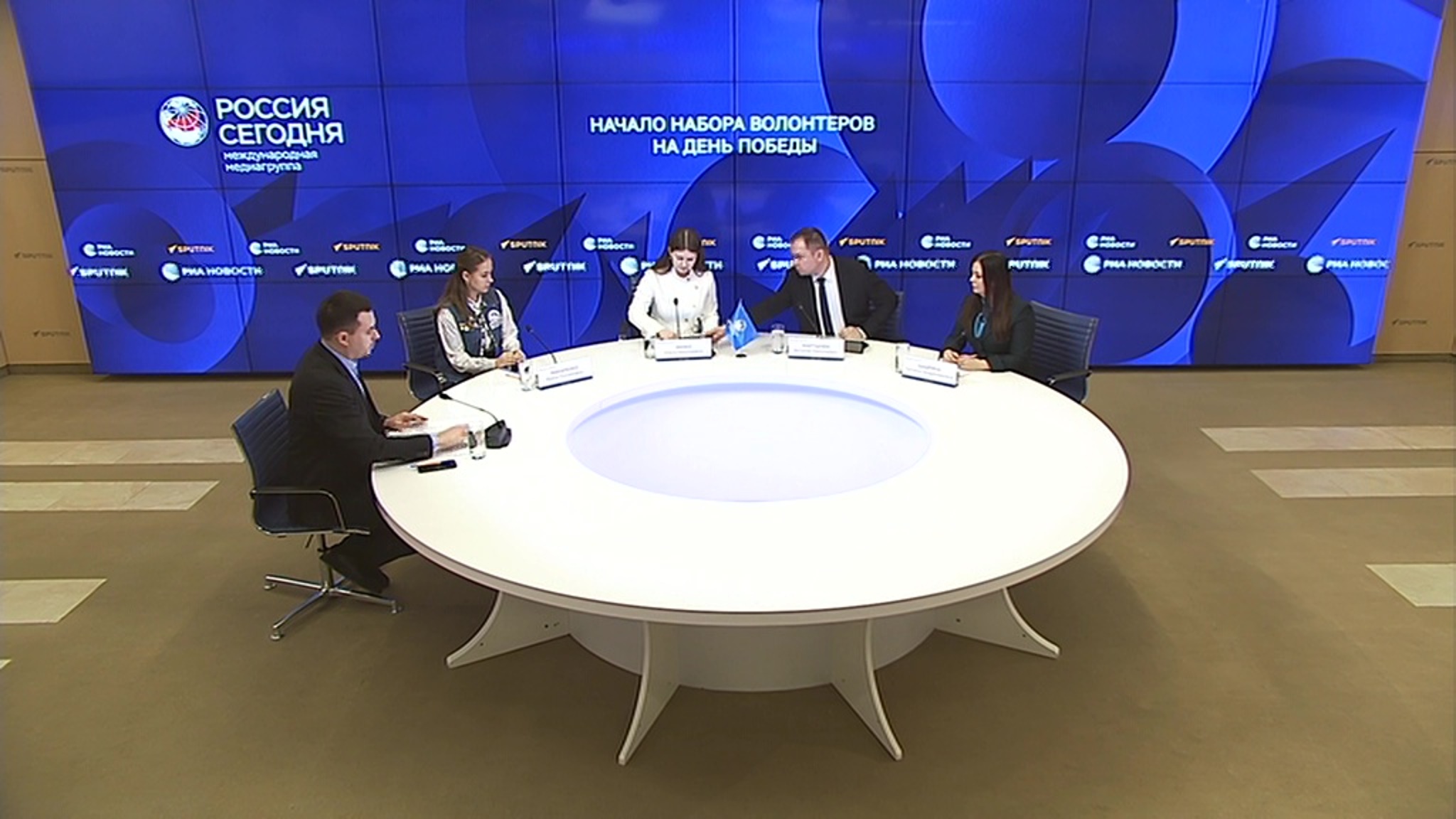 Россиян приглашают в "Волонтеры Победы"