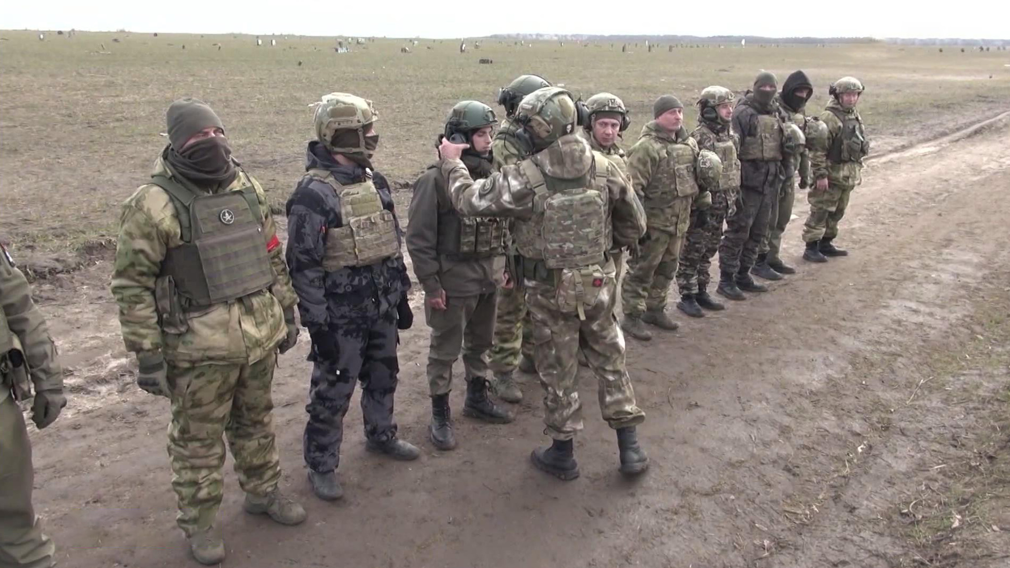 Обеспечение армии и помощь бойцам на контроле у правительства