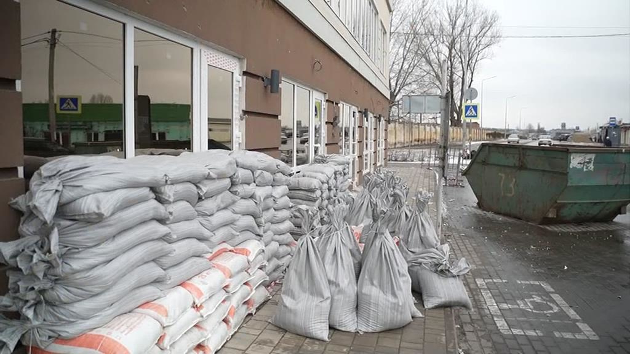 На Белгородчине продолжают восстанавление пострадавших от обстрелов зданий