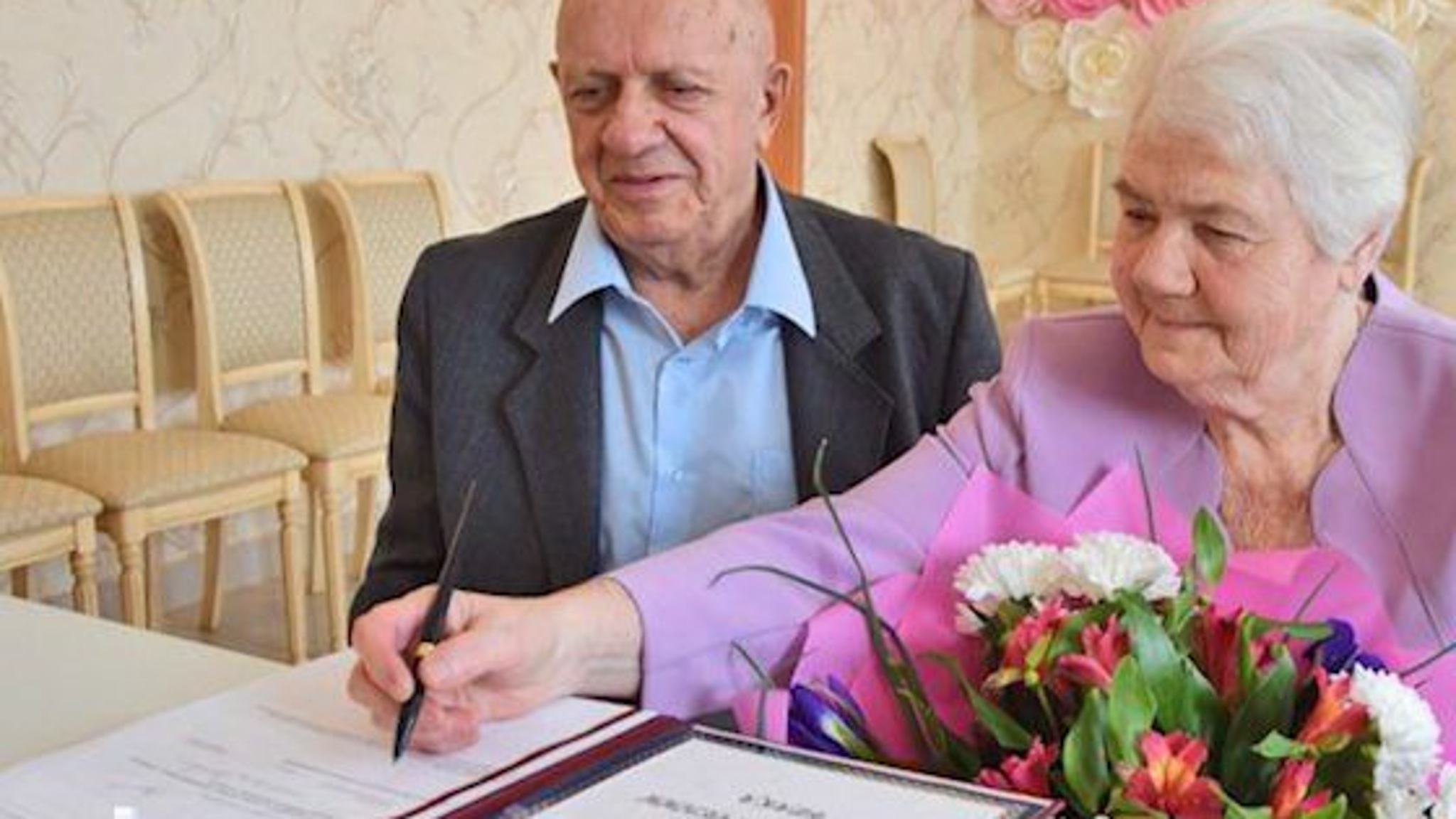 В Аткарске сыграли самую возрастную свадьбу столетия