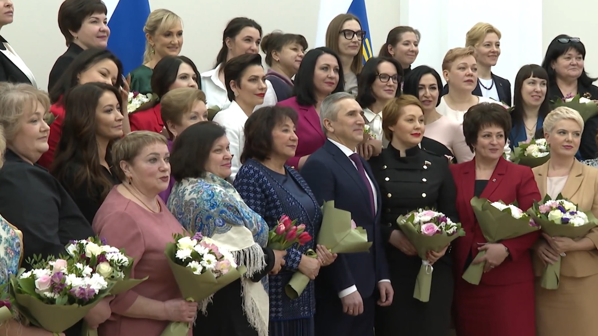 Благодарственные письма вручили руководителям тюменских отделений "Союза женщин России"