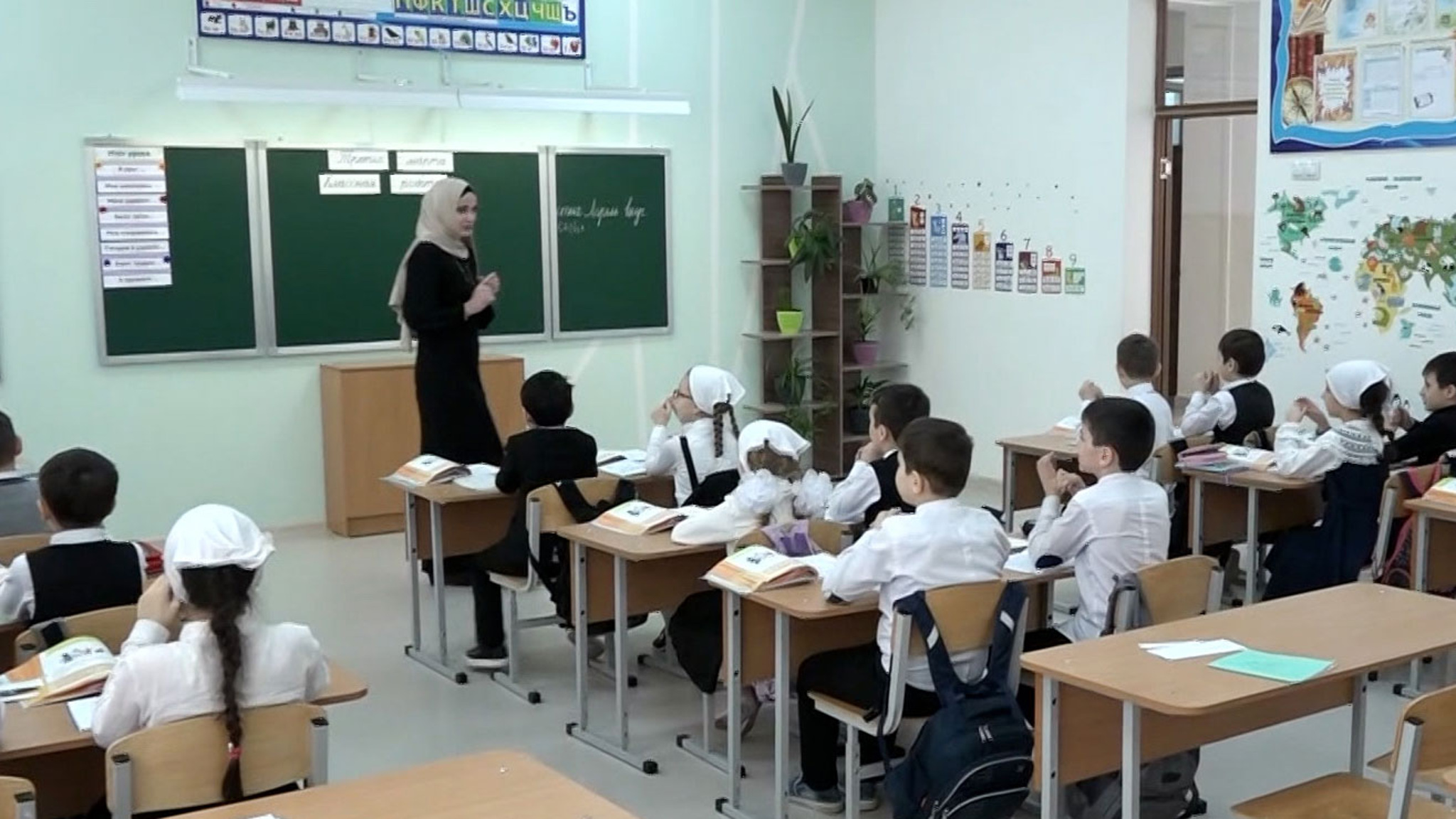 В чеченских школах полностью отказались от трех смен