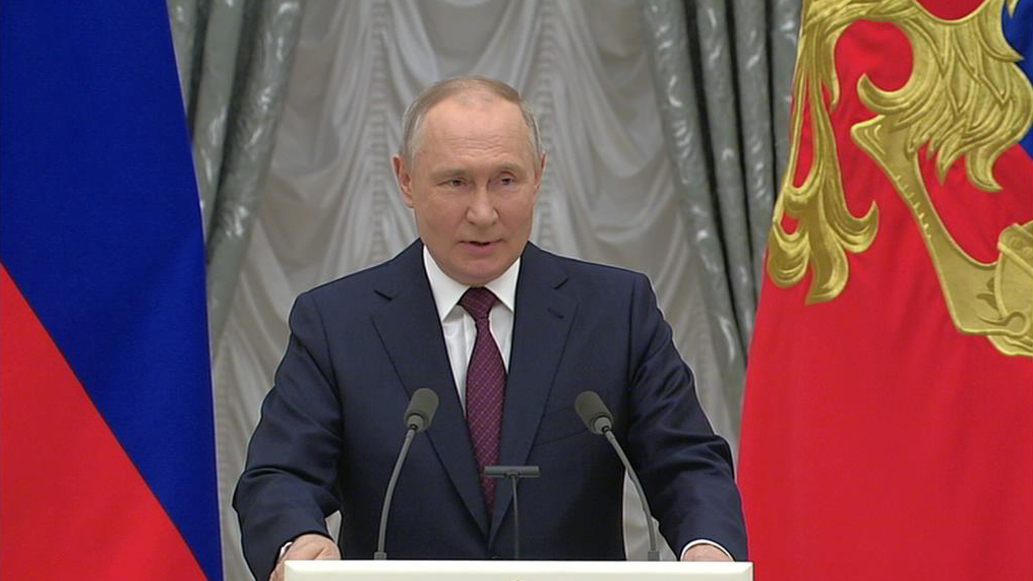 Президент России: дорогие женщины, для вас нет ничего невозможного