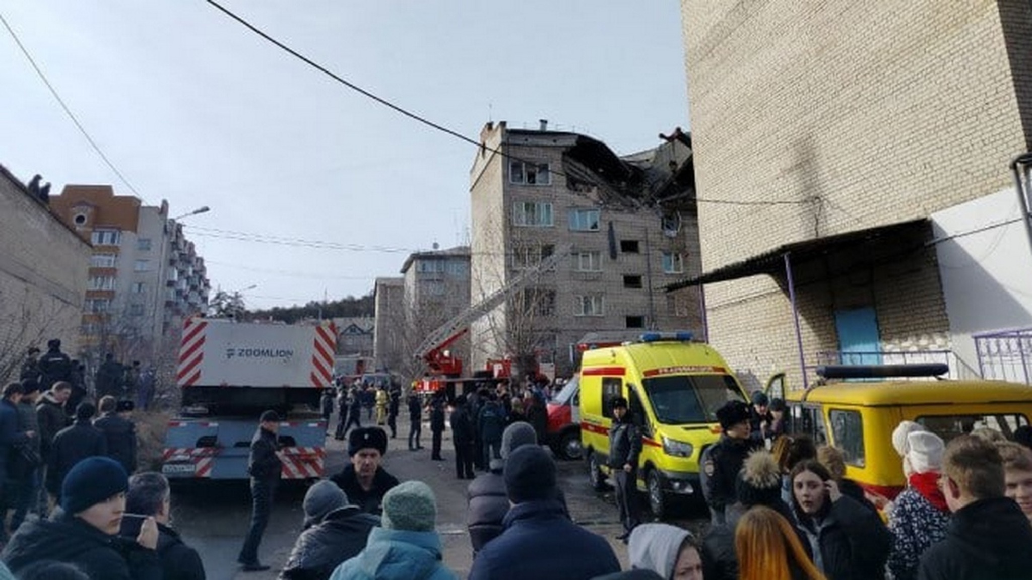 В пригороде Читы продолжается разбор завалов в жилом доме