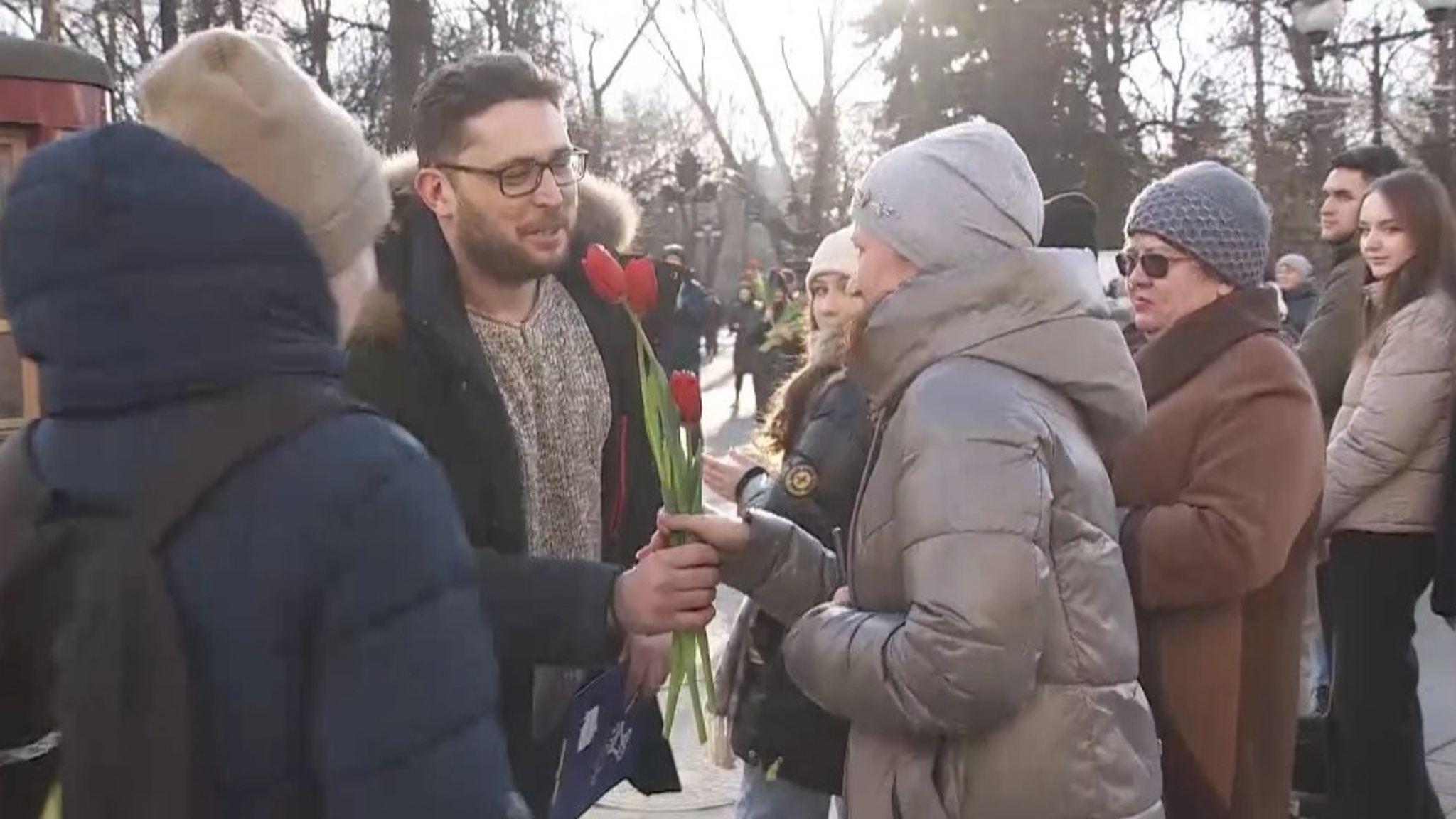 8 Марта: у трамвая "Семен" прошла акция "Литературные чтения в Саратове"