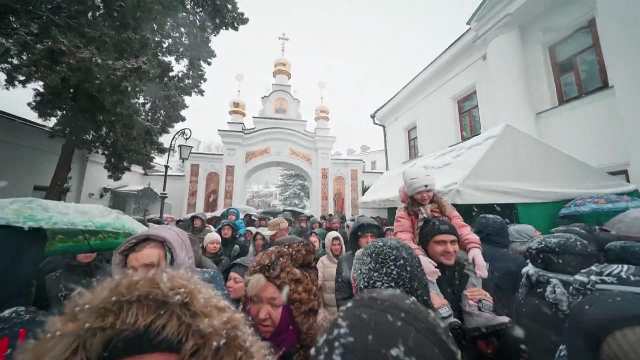 Киевские власти воспроизводят худшие методы большевиков