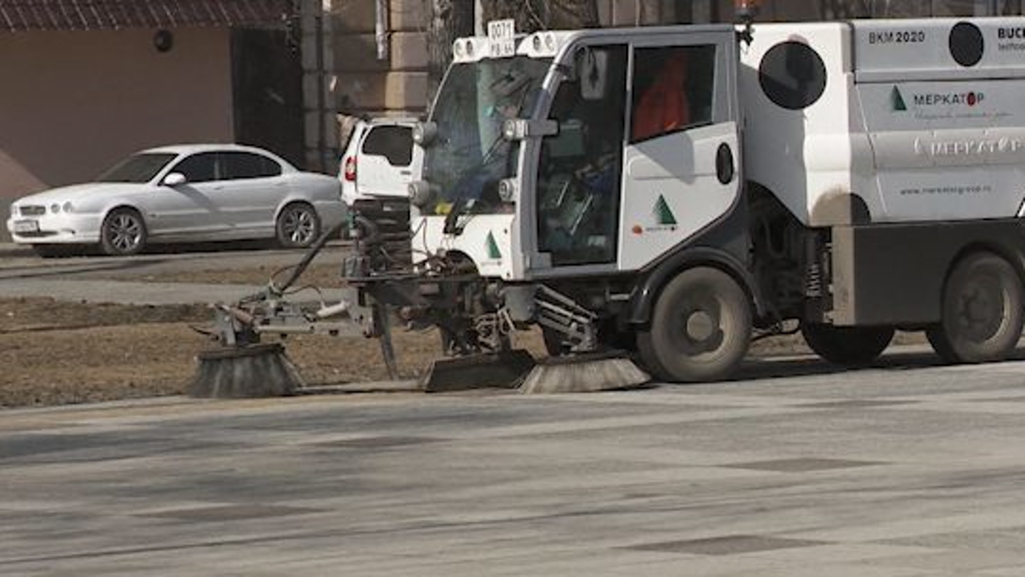 В региональном центре начались работы по благоустройству общественных мест