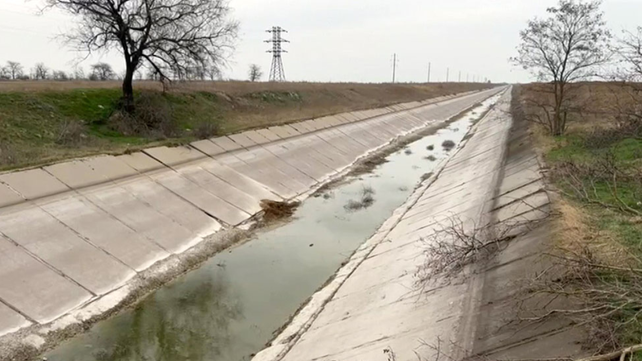 Северо-Крымский канал начали заполнять водой