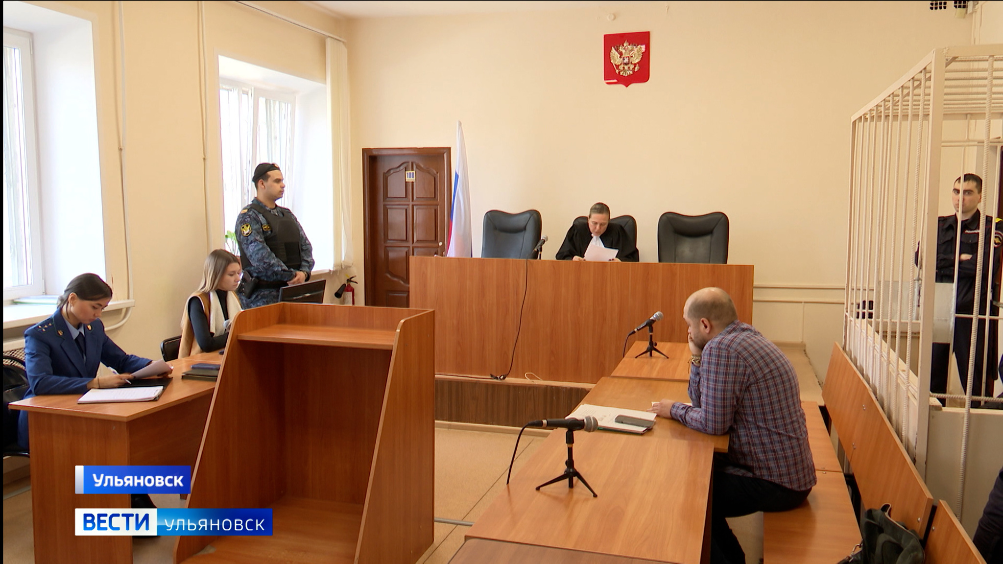 Ульяновцев, которые молотком решили разобраться со своими сверстниками, отправили под домашний арест