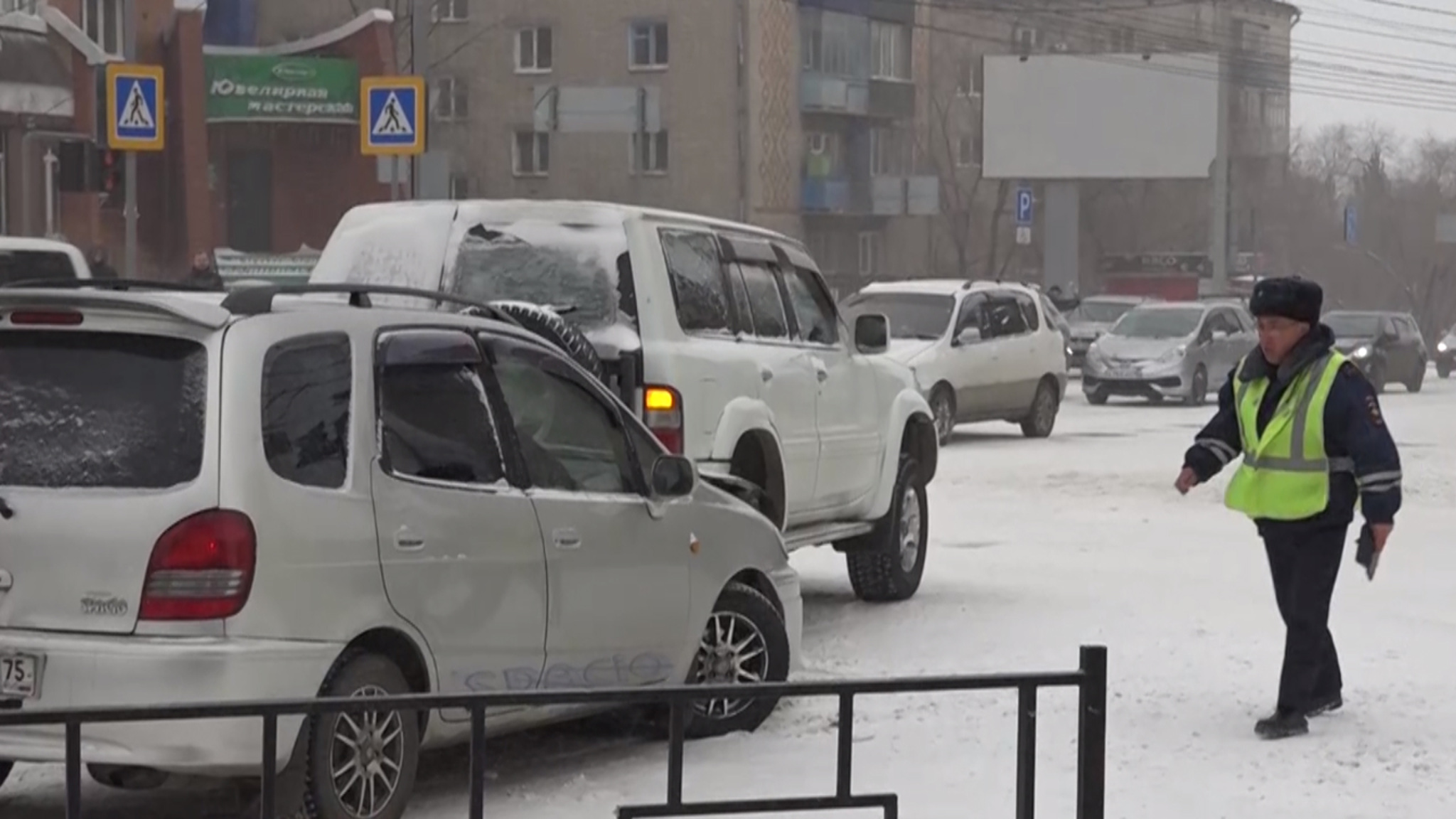 Во власти циклона: последствия снегопада продолжают устранять в Забайкалье