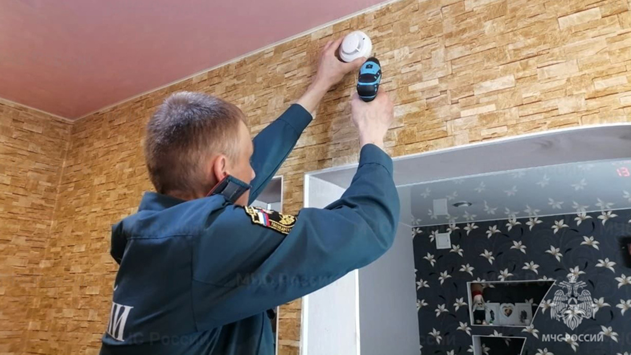 В домах амурчан установили почти 16 тысяч пожарных извещателей