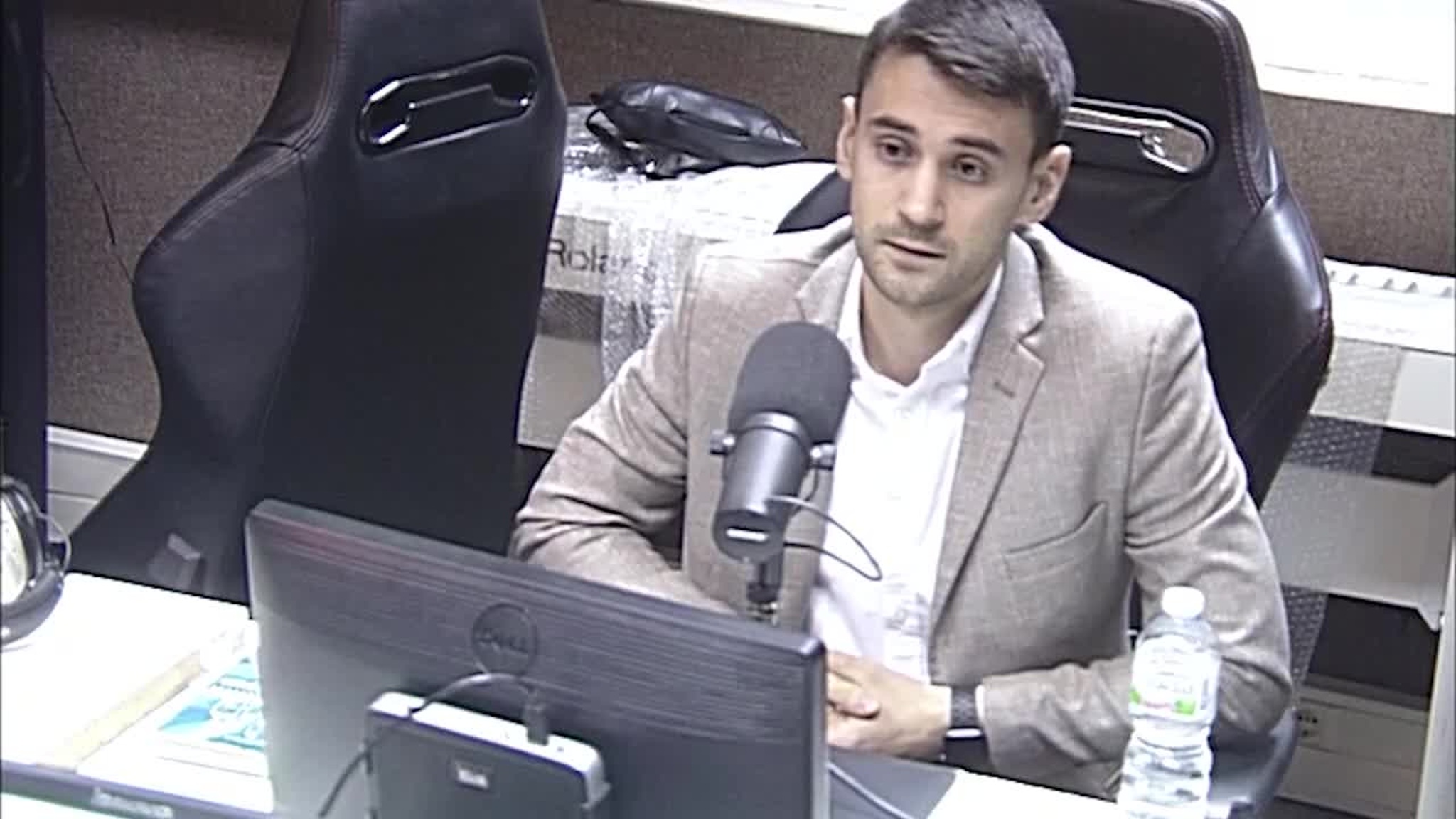 Экология. Снежный "отпечаток пальца": как пробы снега помогают установить уровень загрязнения в городе