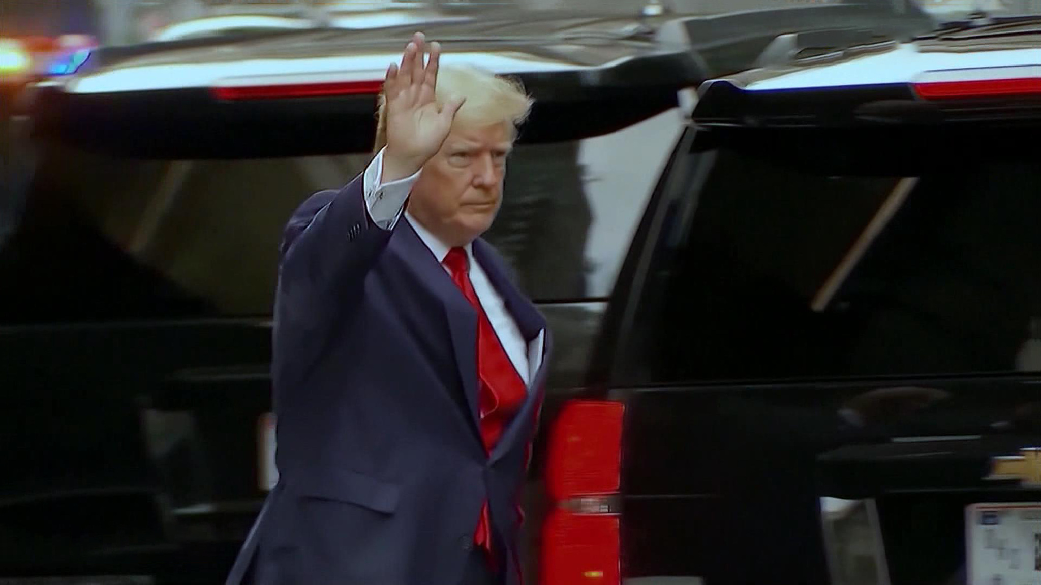 Друзьям - все, врагам – закон: выберется ли Трамп из Манхэттена?