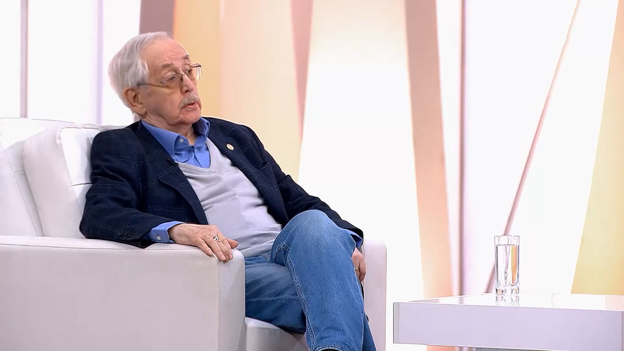 Василий Ливанов: "Фашистам не должно быть дано право жить"