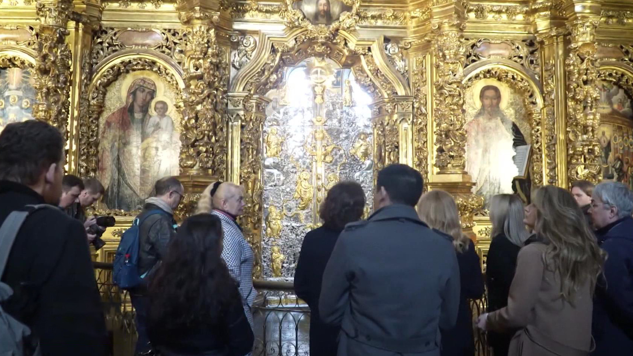 Высоким гостям из Европы конфликт в Киево-Печерской лавре не показали