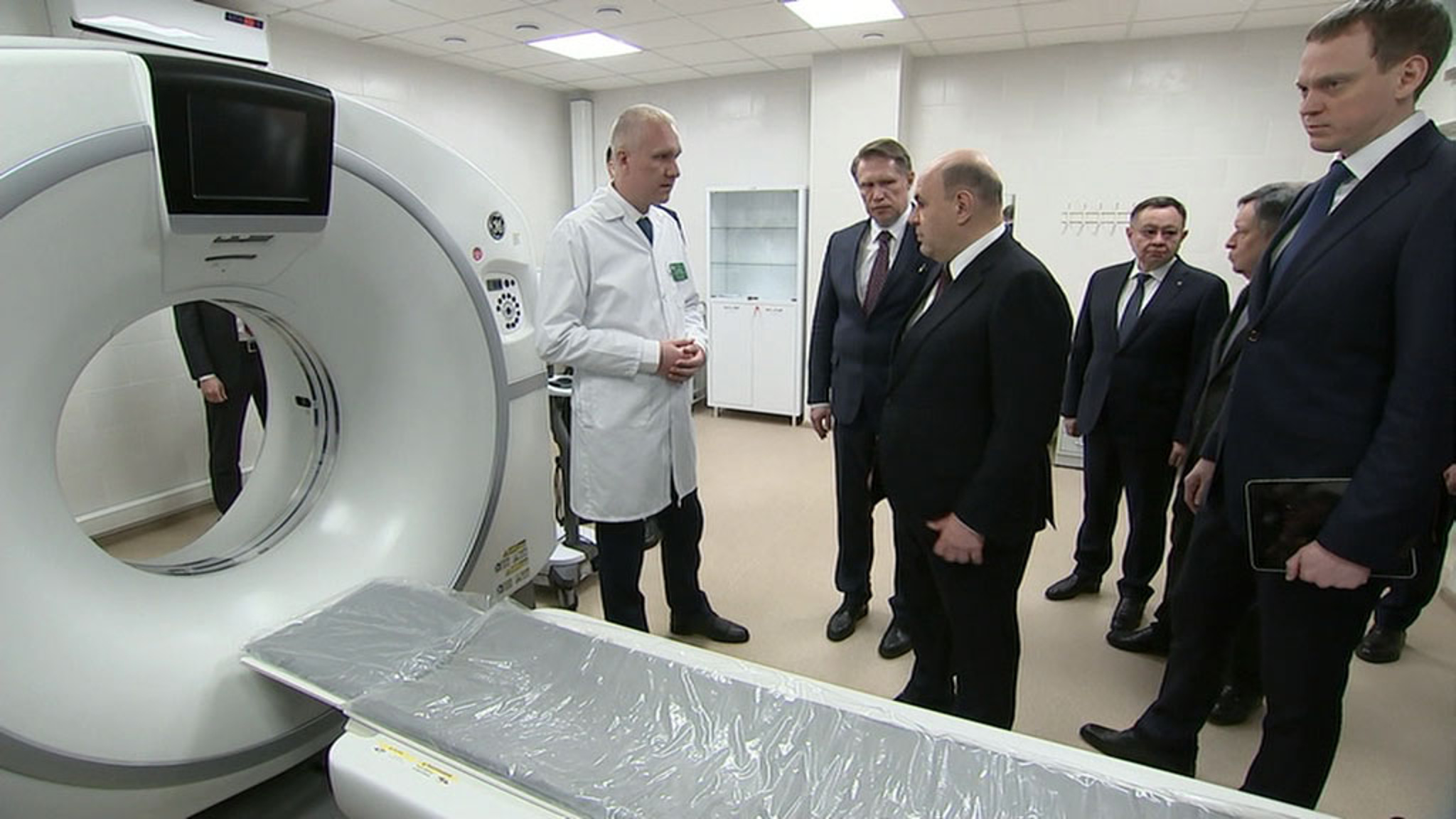 Мишустин осмотрел новый корпус клинического онкодиспансера в Рязани