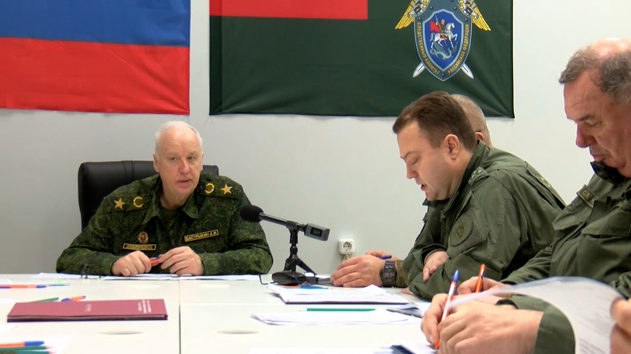 Бастрыкин провел оперативное совещание в Донецке